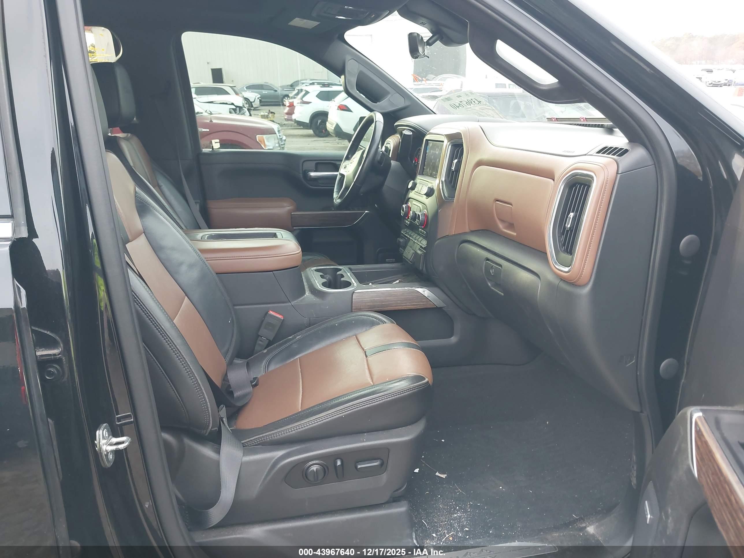 CHEVROLET SILVERADO image 5
