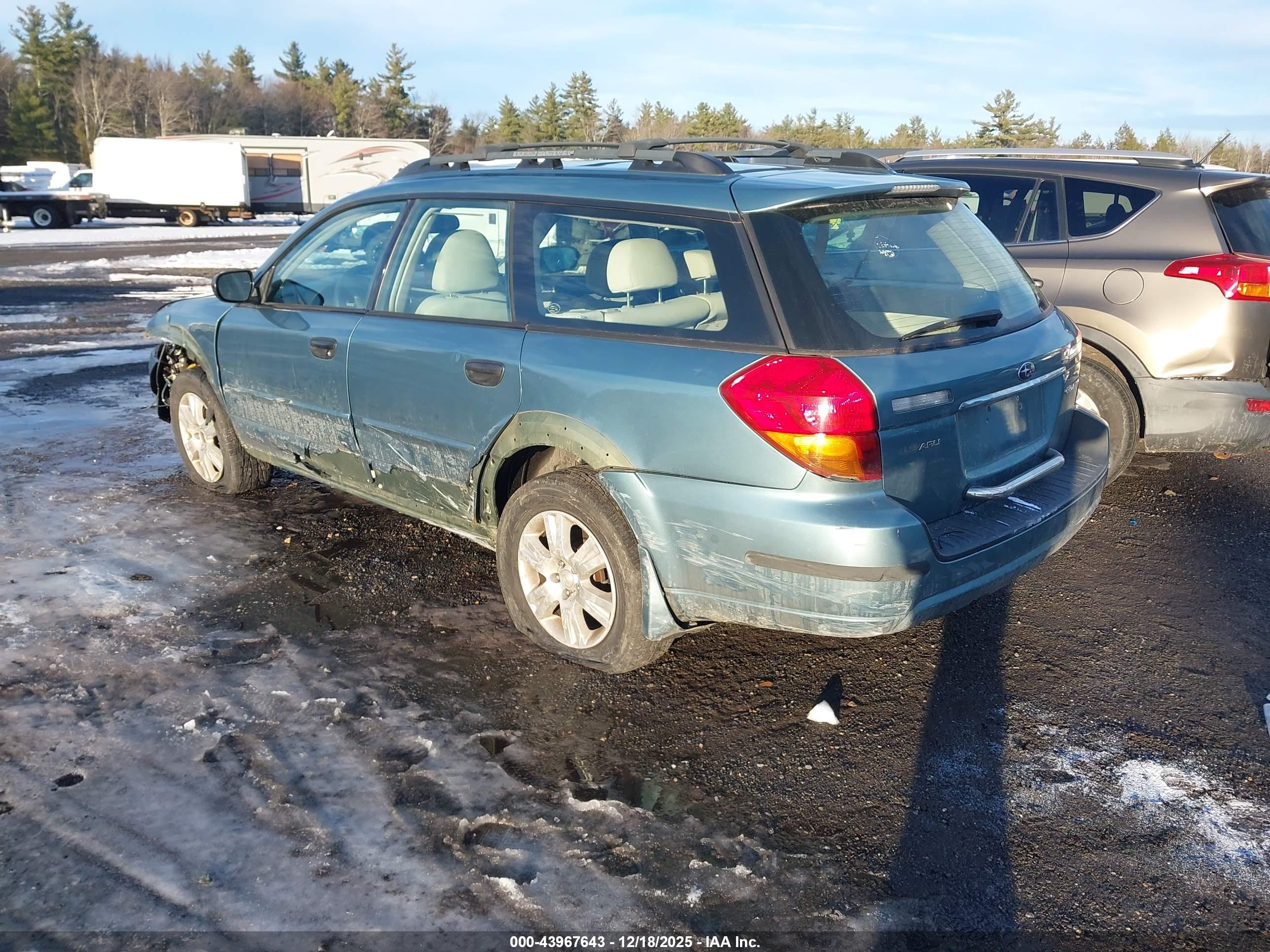 SUBARU OUTBACK image 3