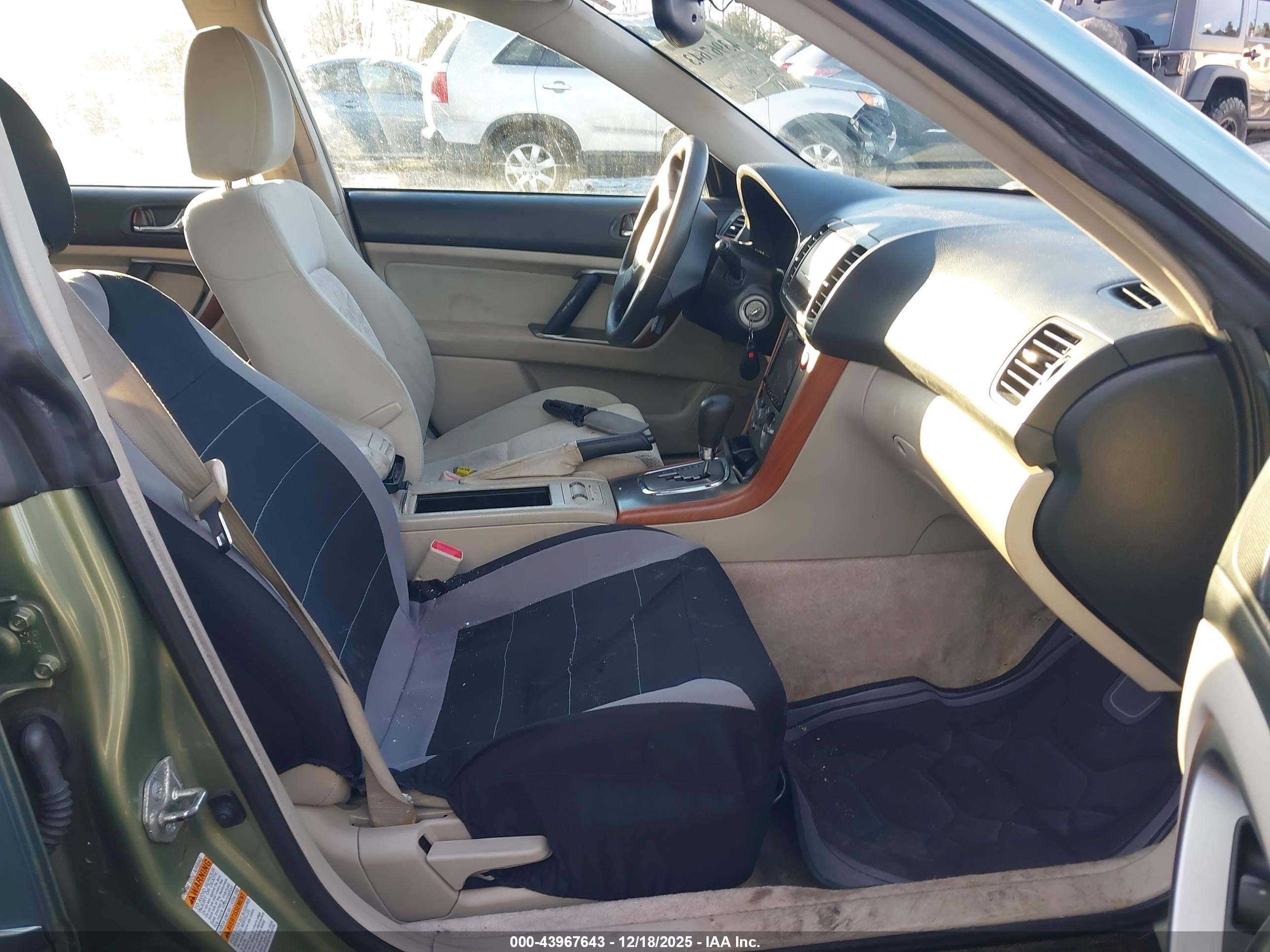 SUBARU OUTBACK image 5