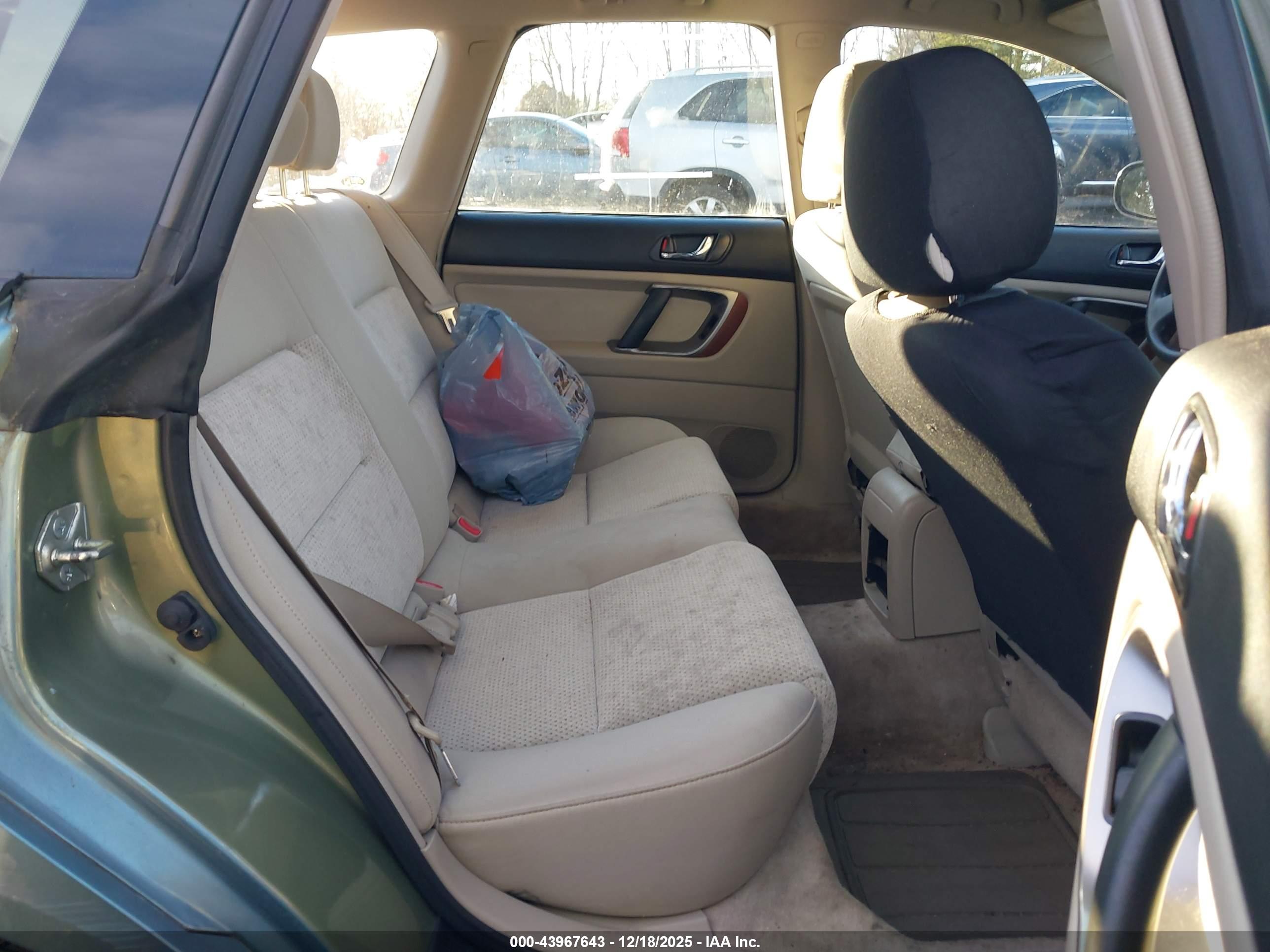 SUBARU OUTBACK image 8