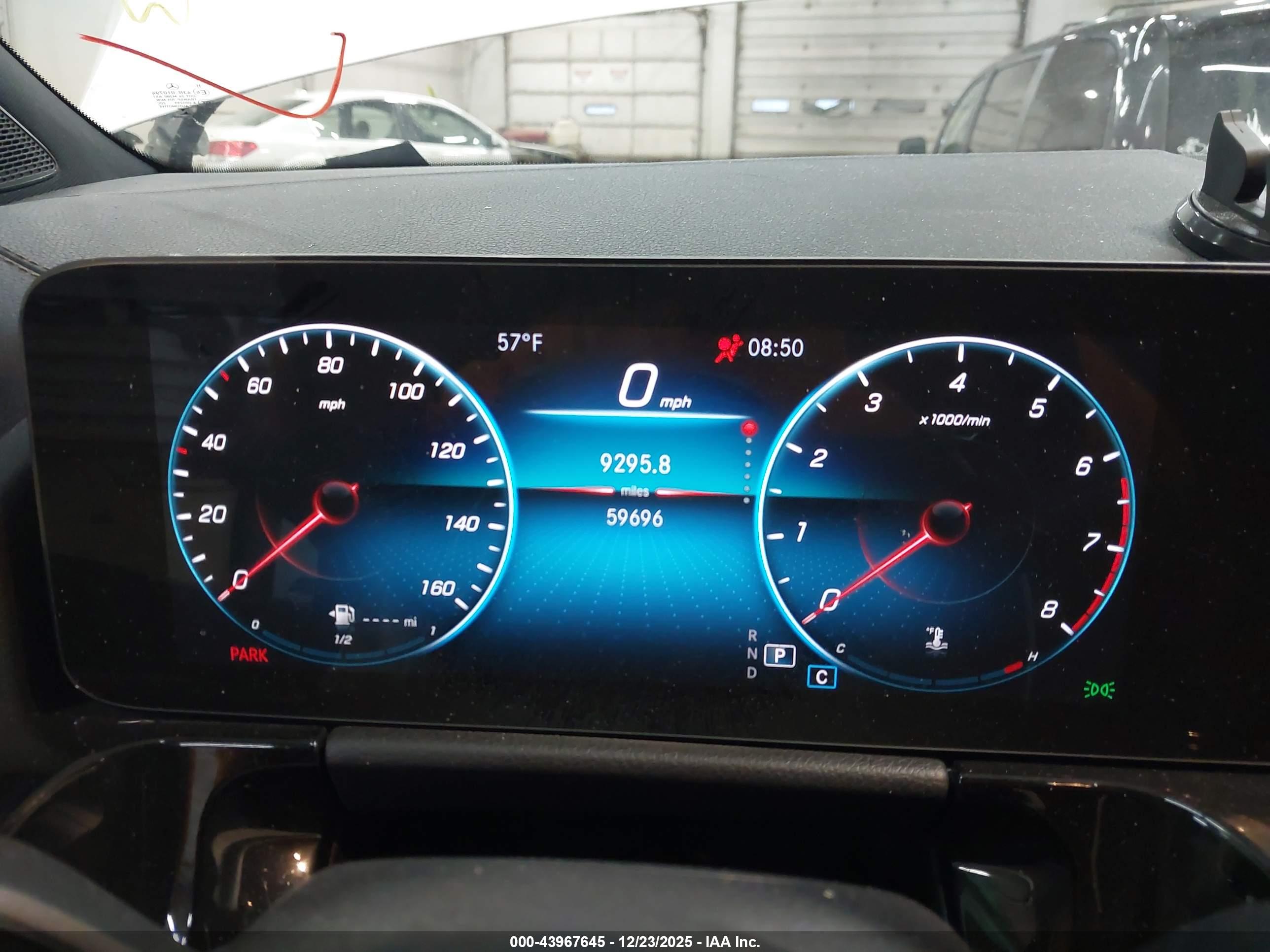 MERCEDES-BENZ GLA image 7
