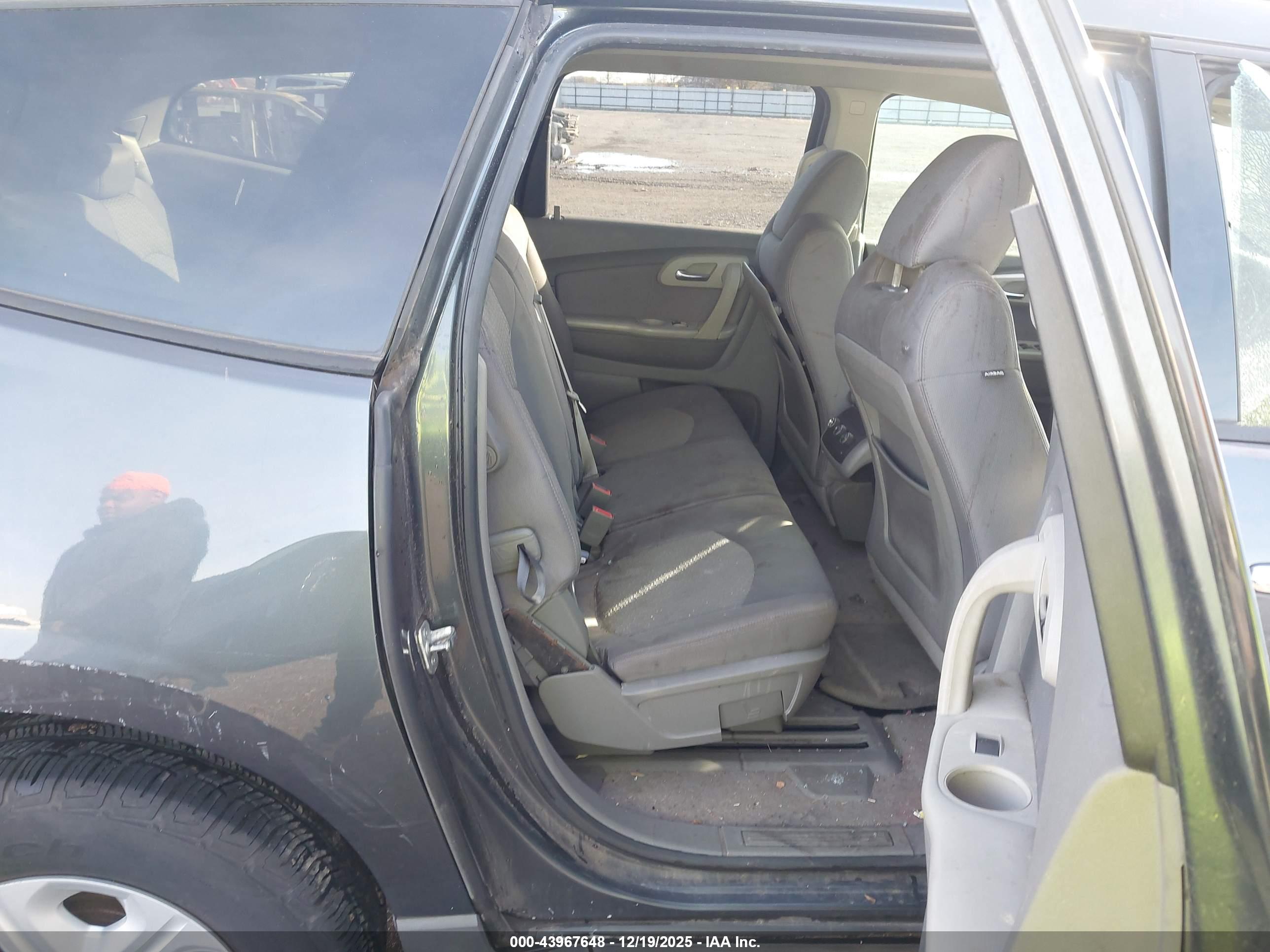 CHEVROLET TRAVERSE image 8