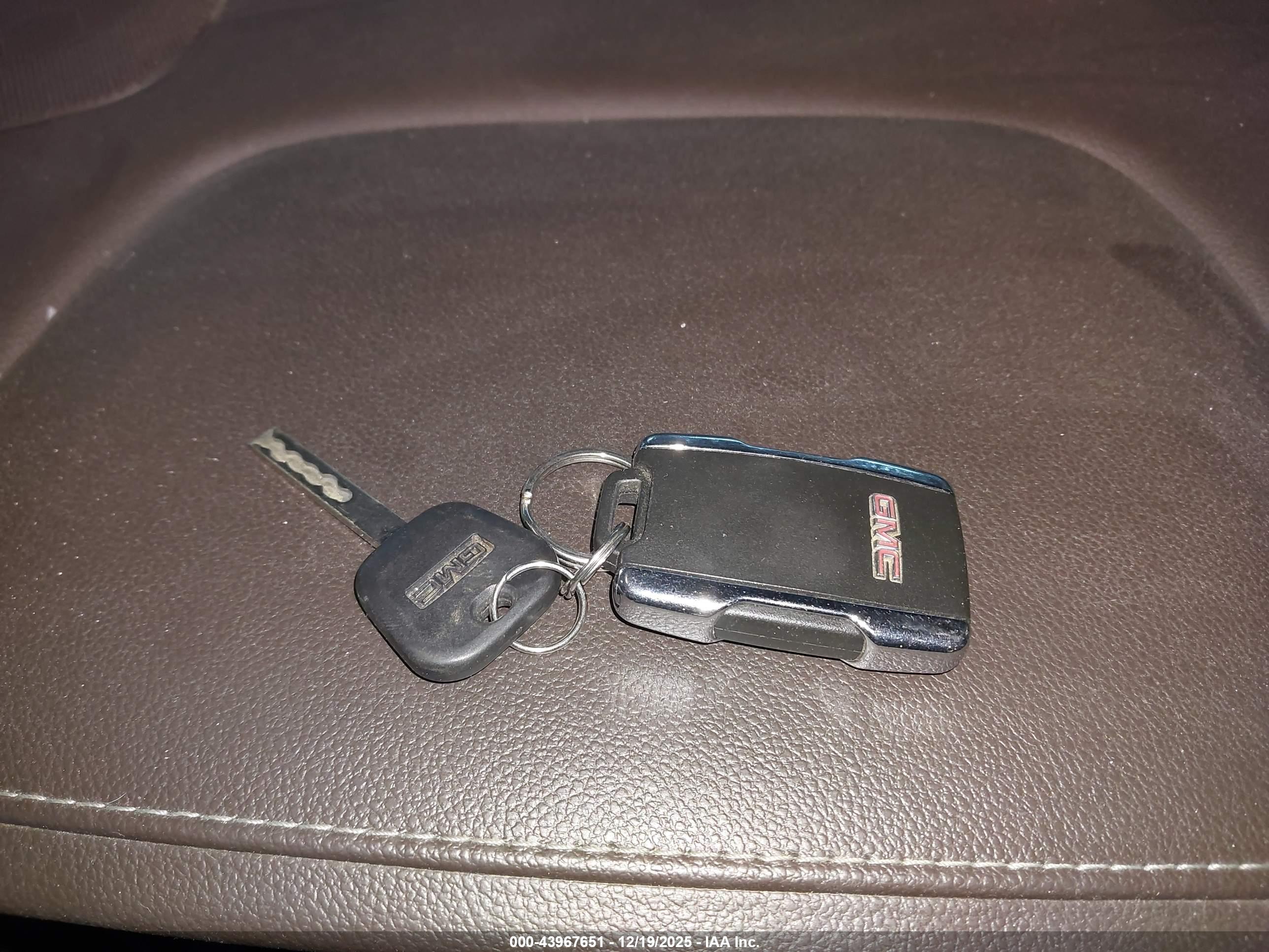 GMC SIERRA image 11
