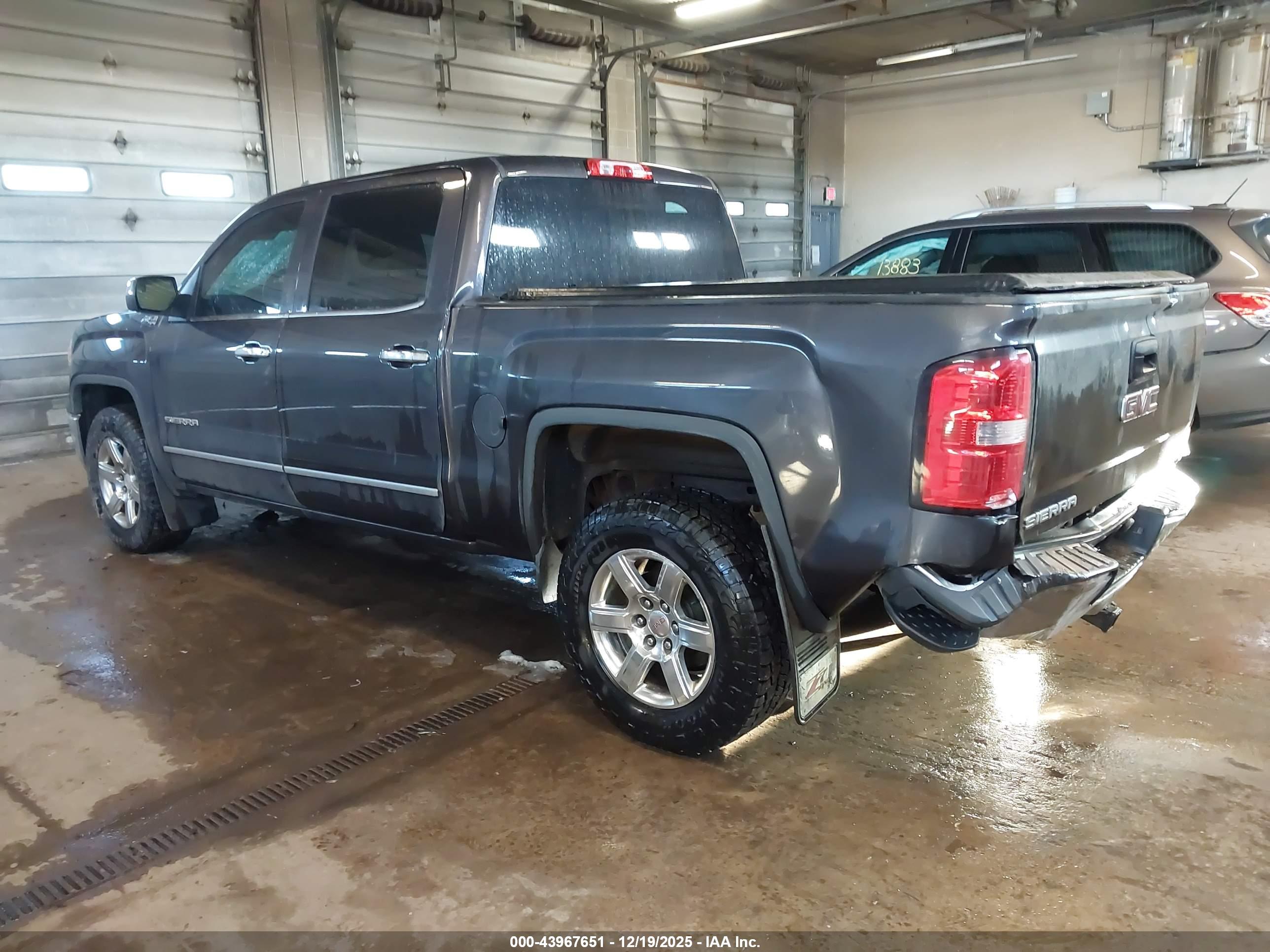 GMC SIERRA image 3