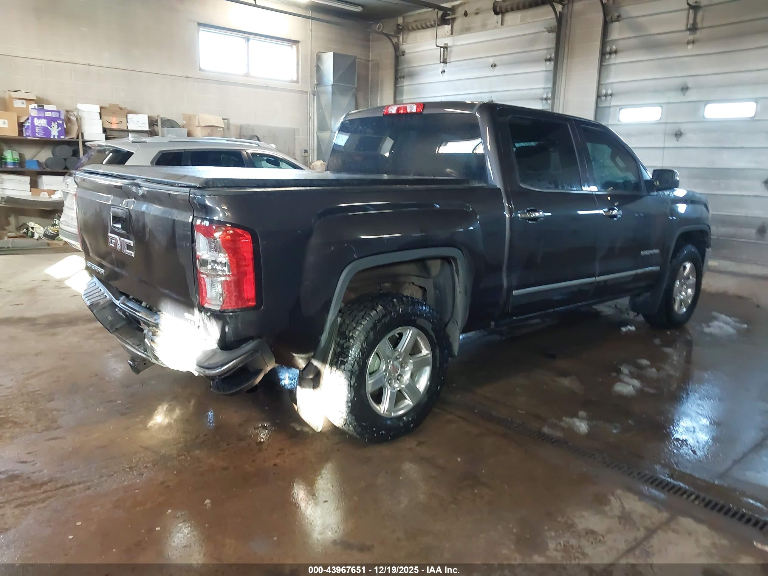 GMC SIERRA image 4