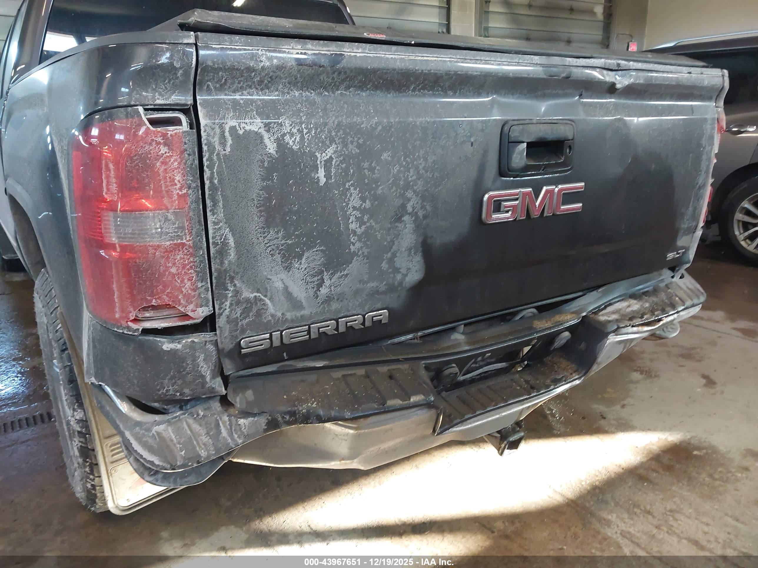 GMC SIERRA image 6