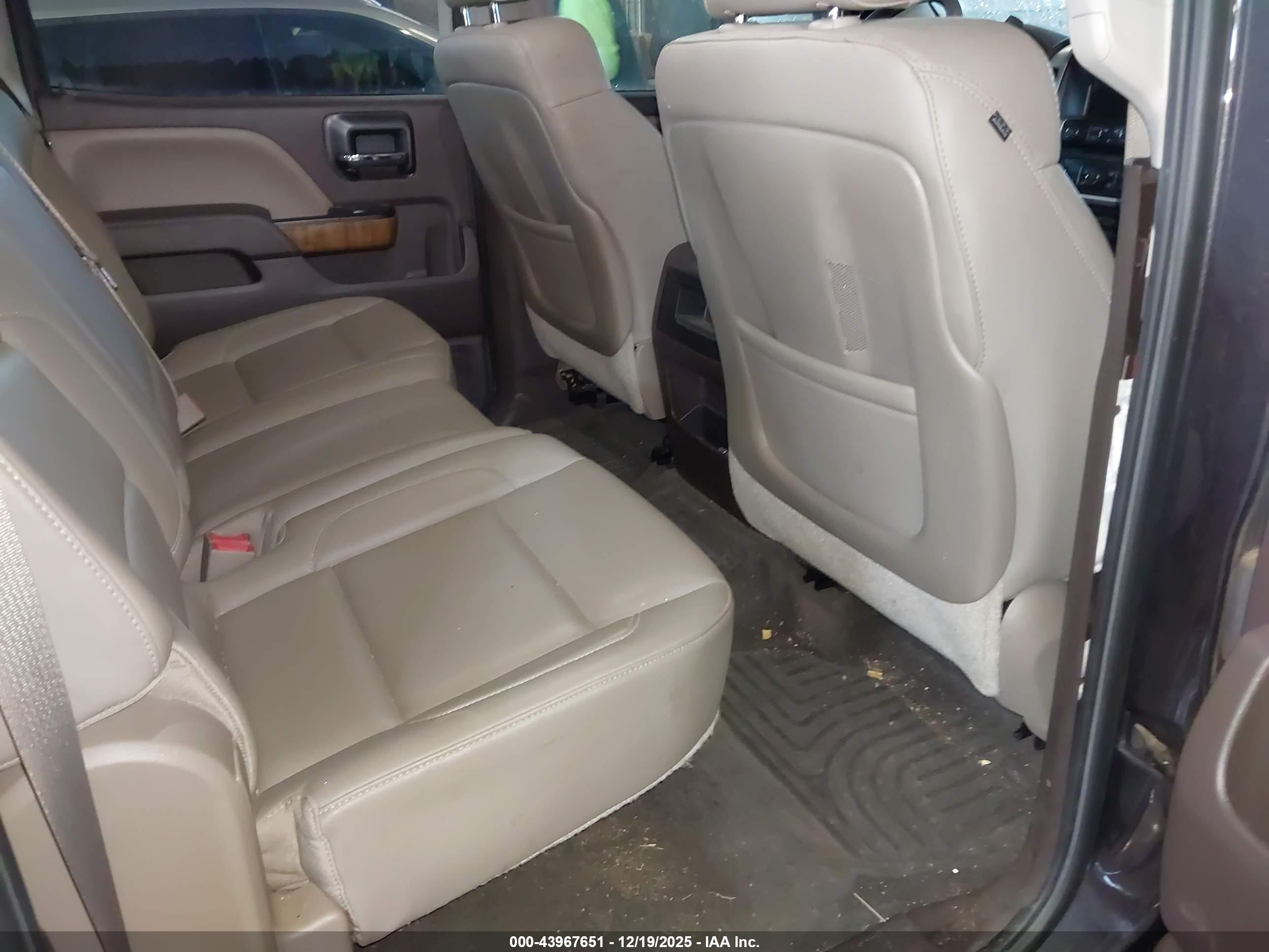 GMC SIERRA image 8