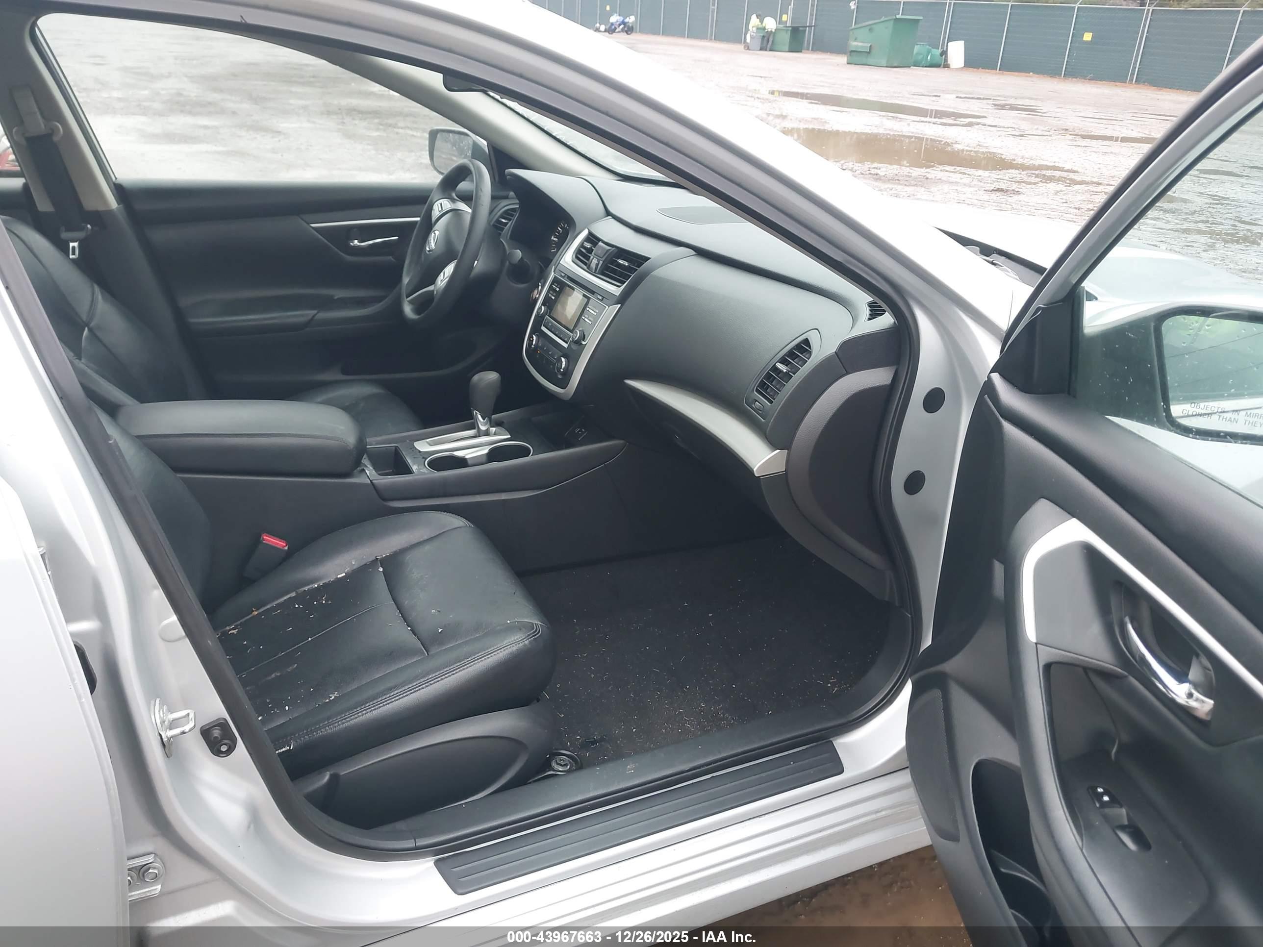 NISSAN ALTIMA image 5
