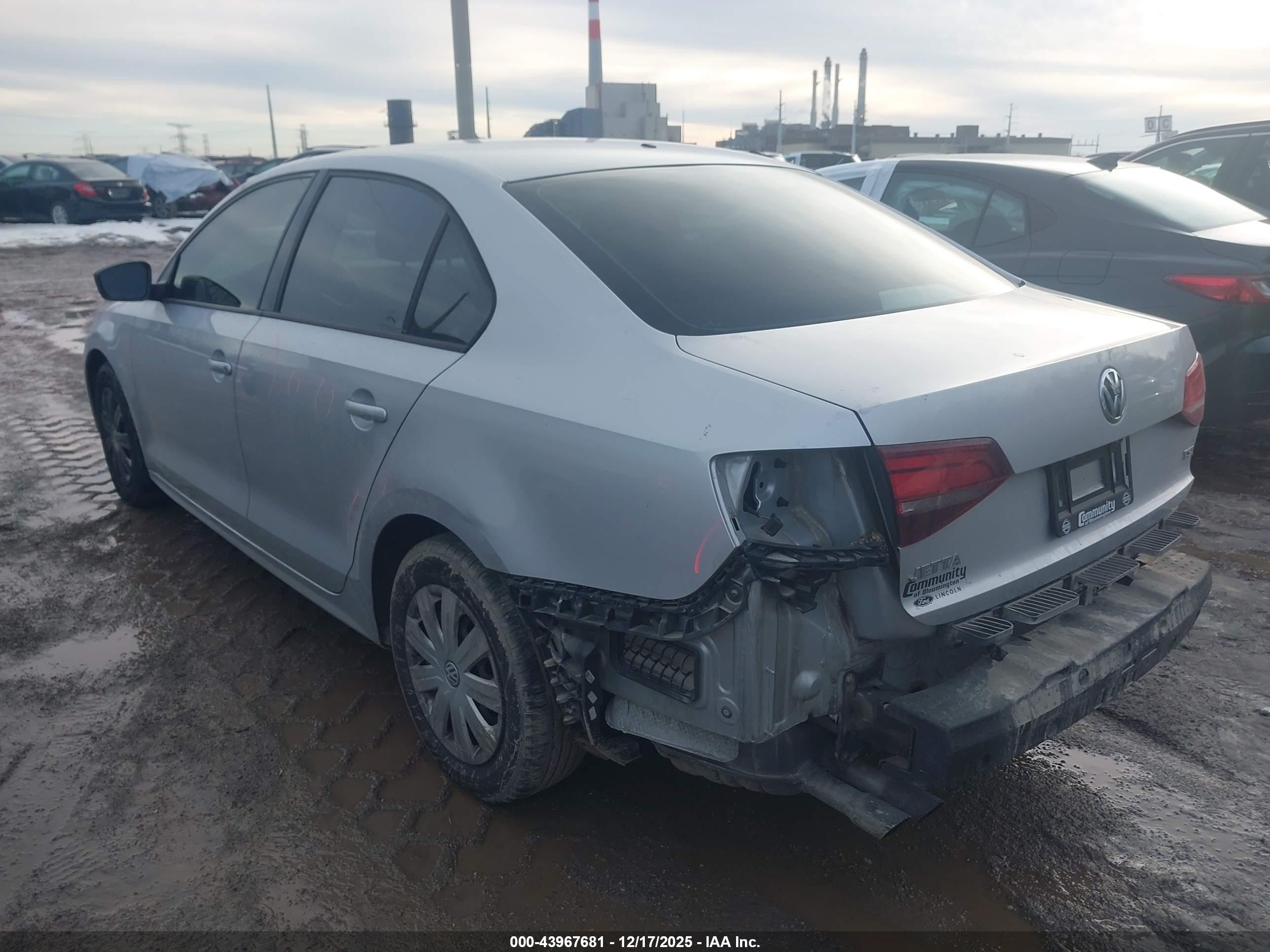 VOLKSWAGEN JETTA image 3
