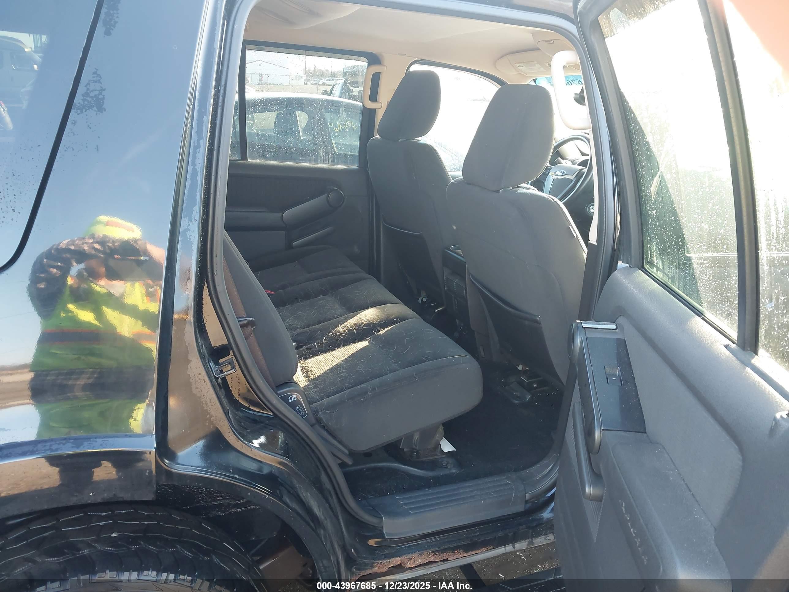 FORD EXPLORER image 8