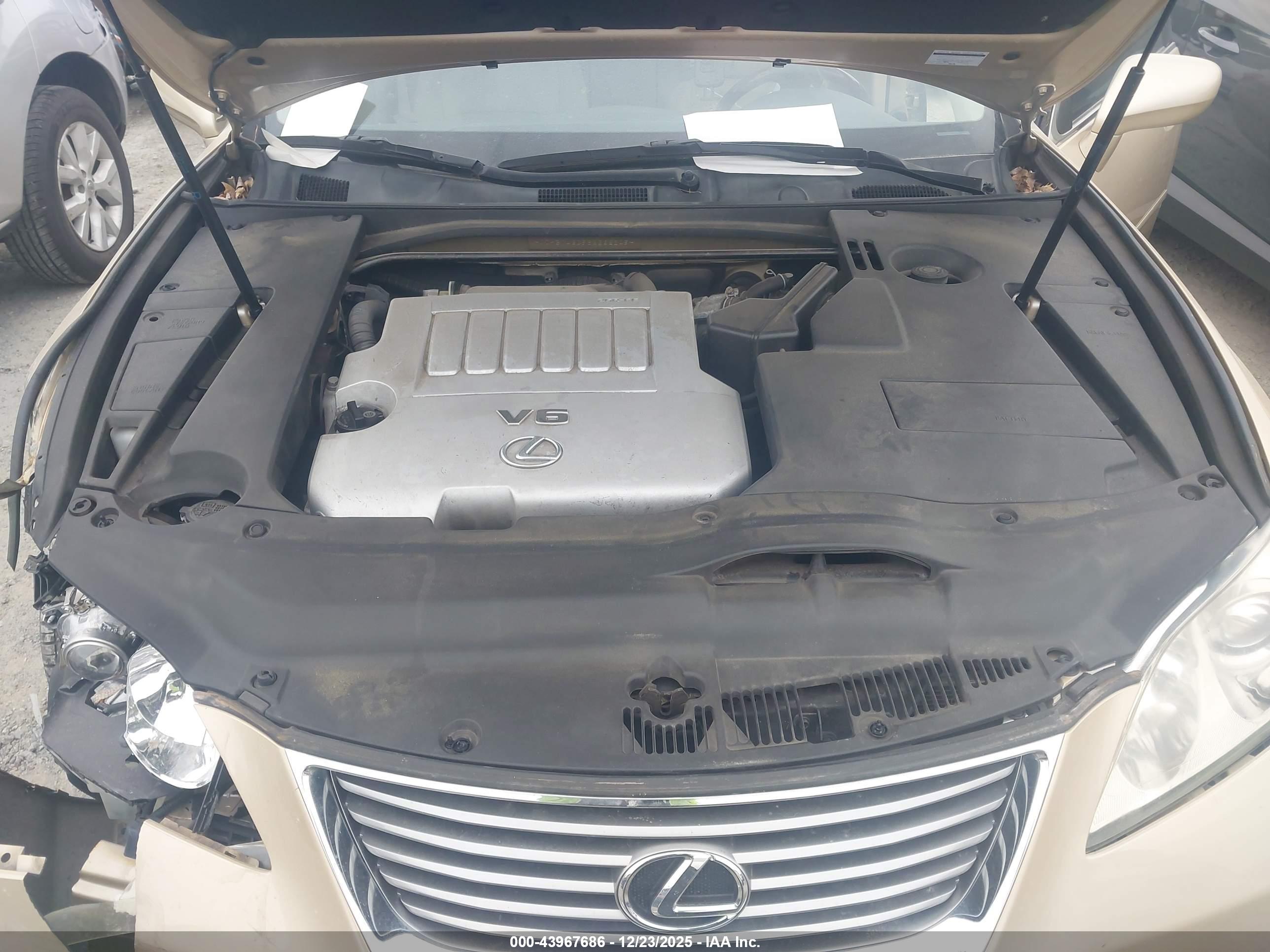 LEXUS ES image 10