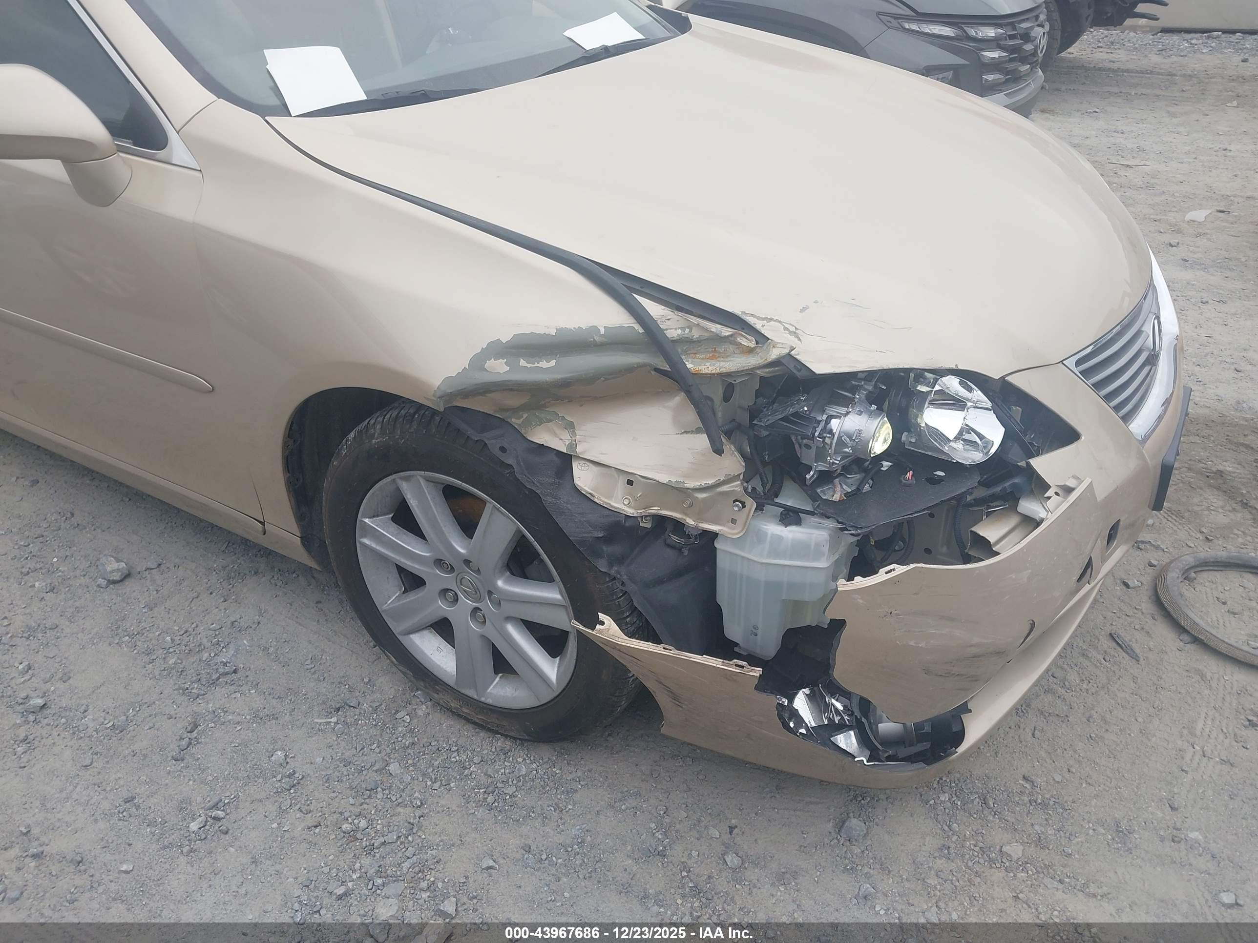 LEXUS ES image 6