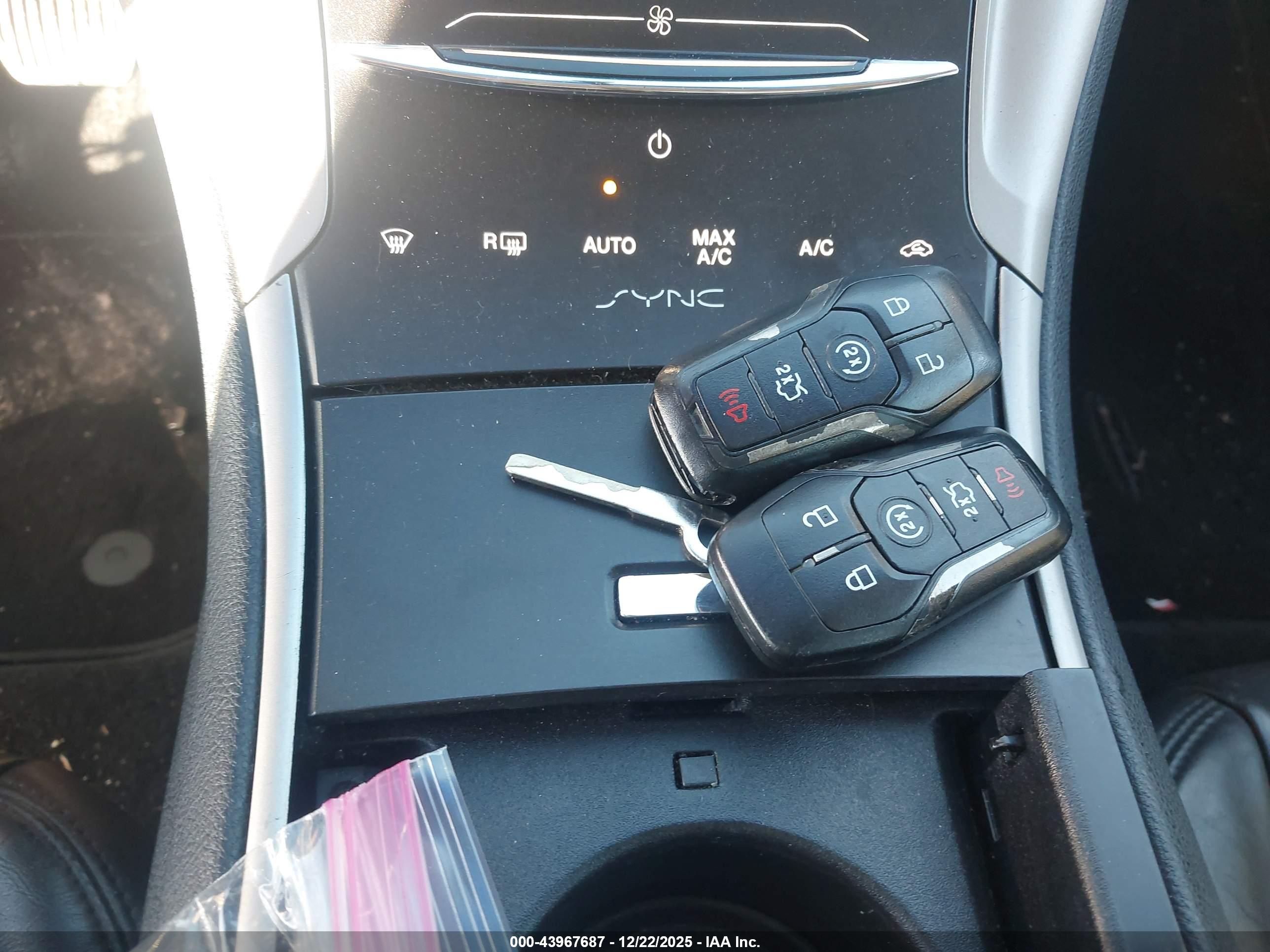 LINCOLN MKZ image 11