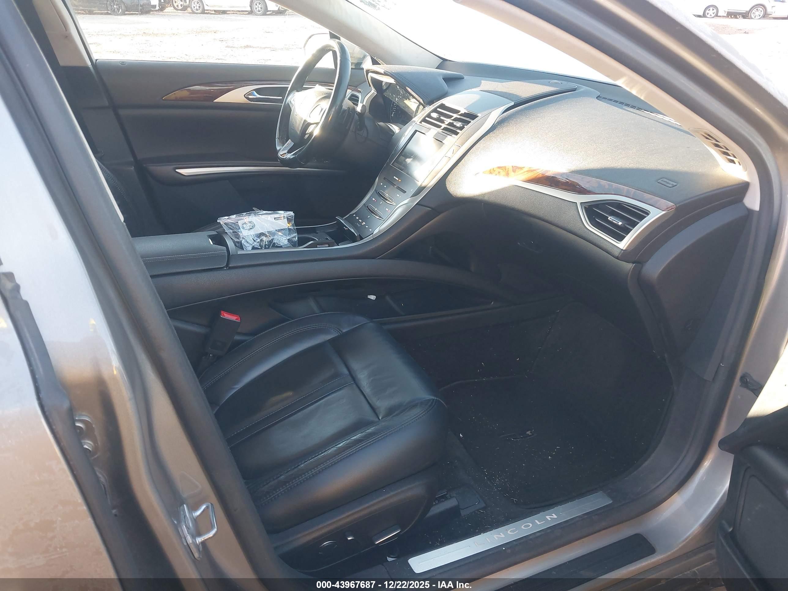 LINCOLN MKZ image 5