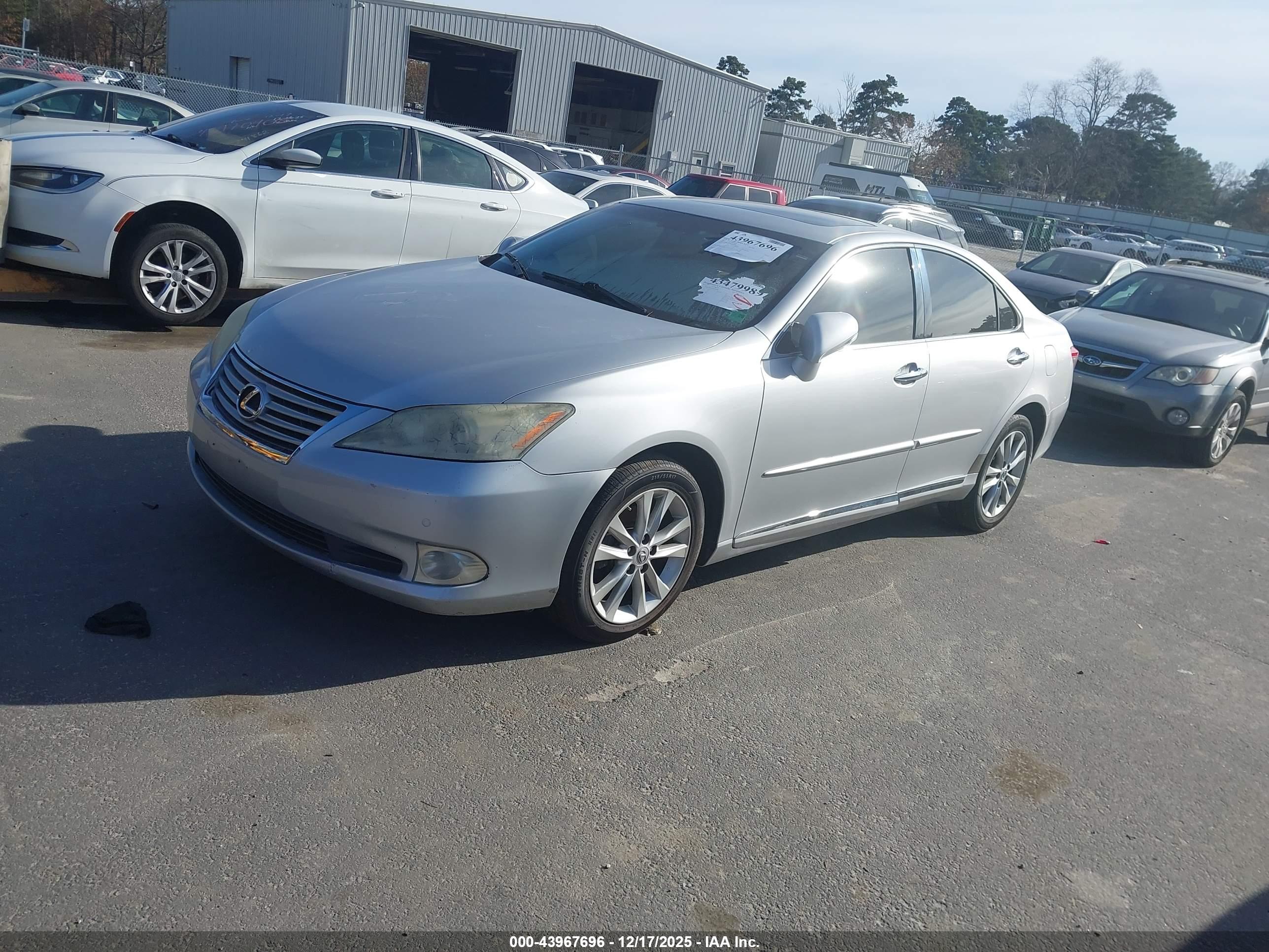 LEXUS ES image 2