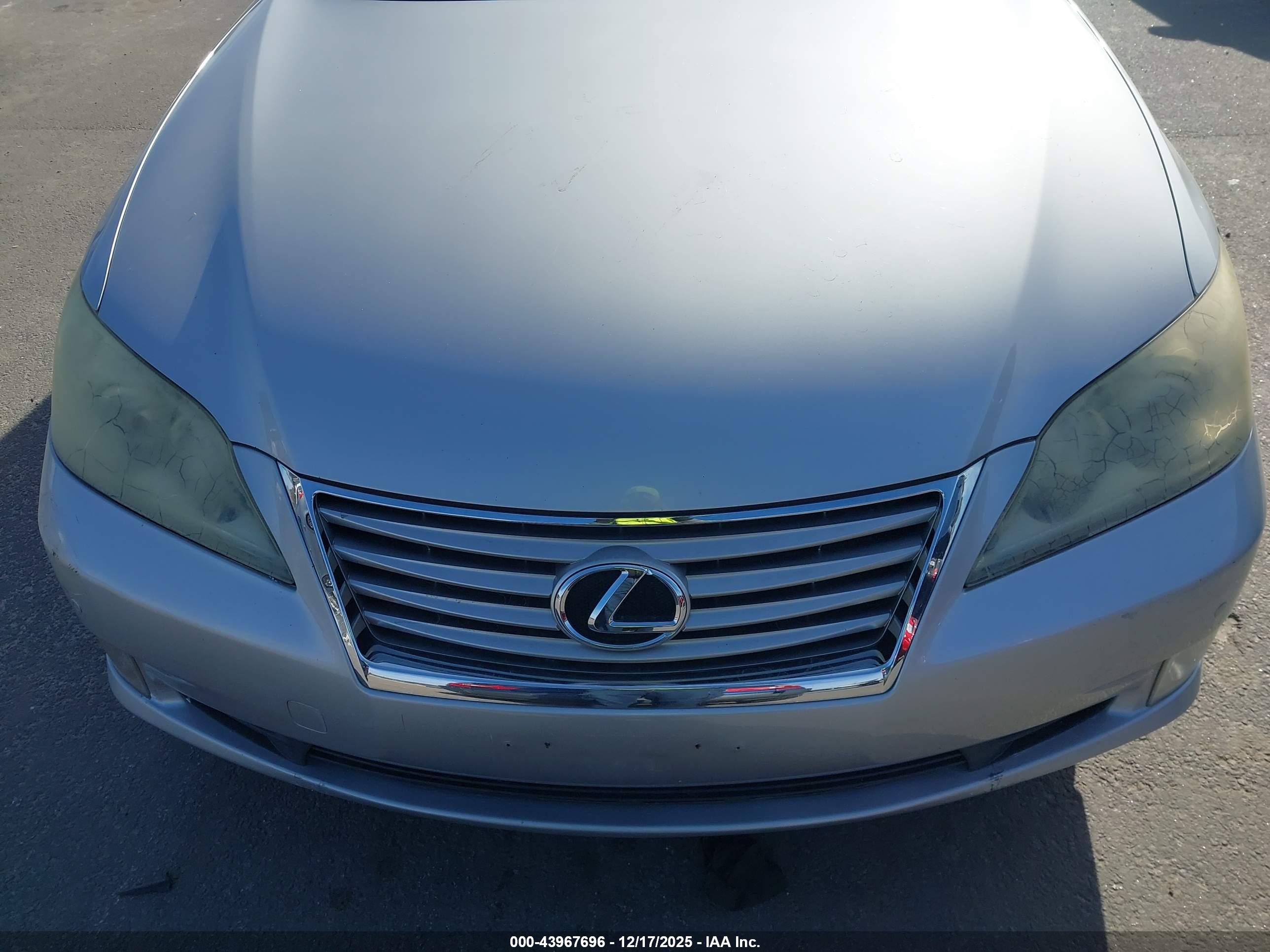 LEXUS ES image 6