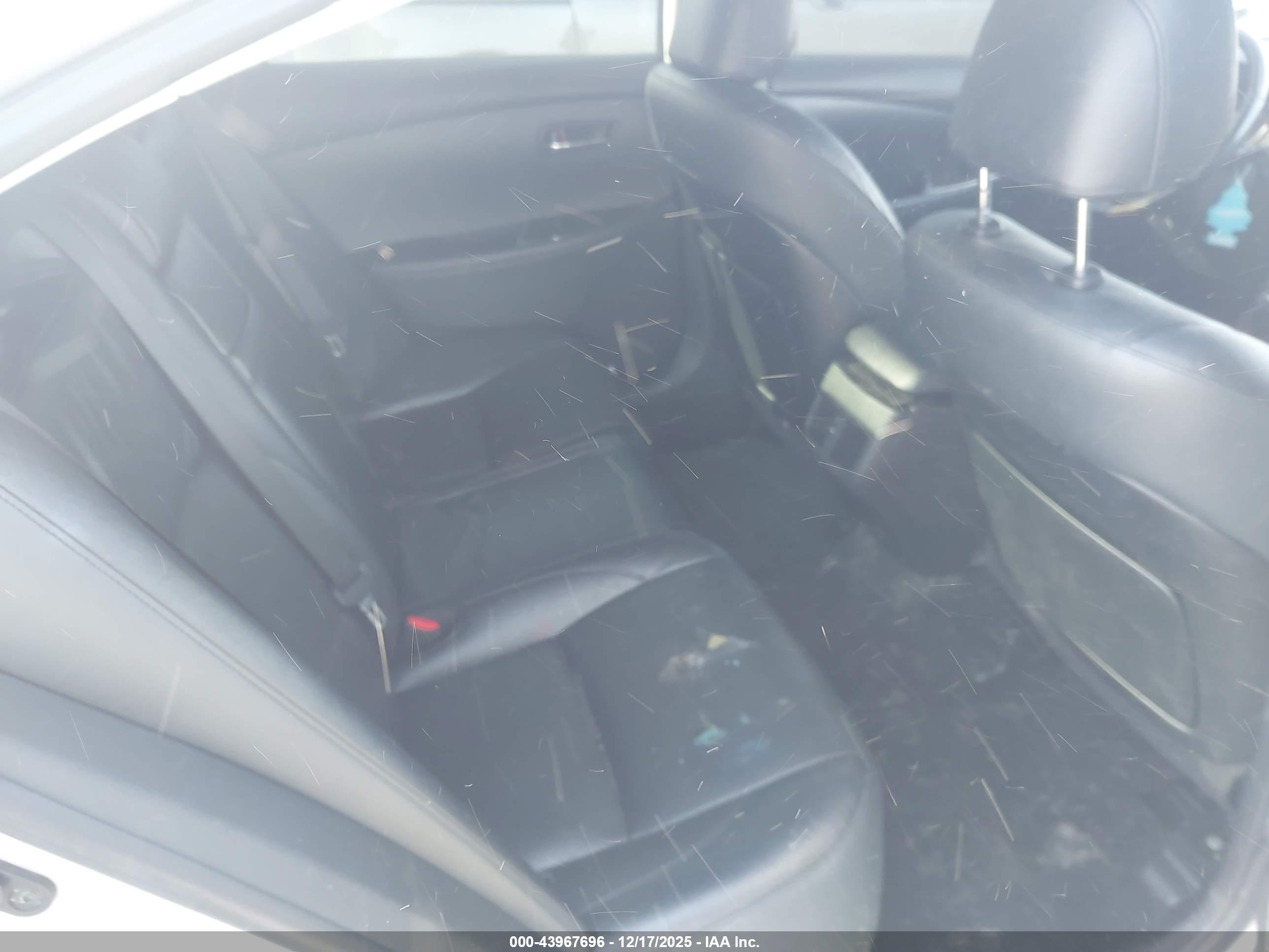 LEXUS ES image 8