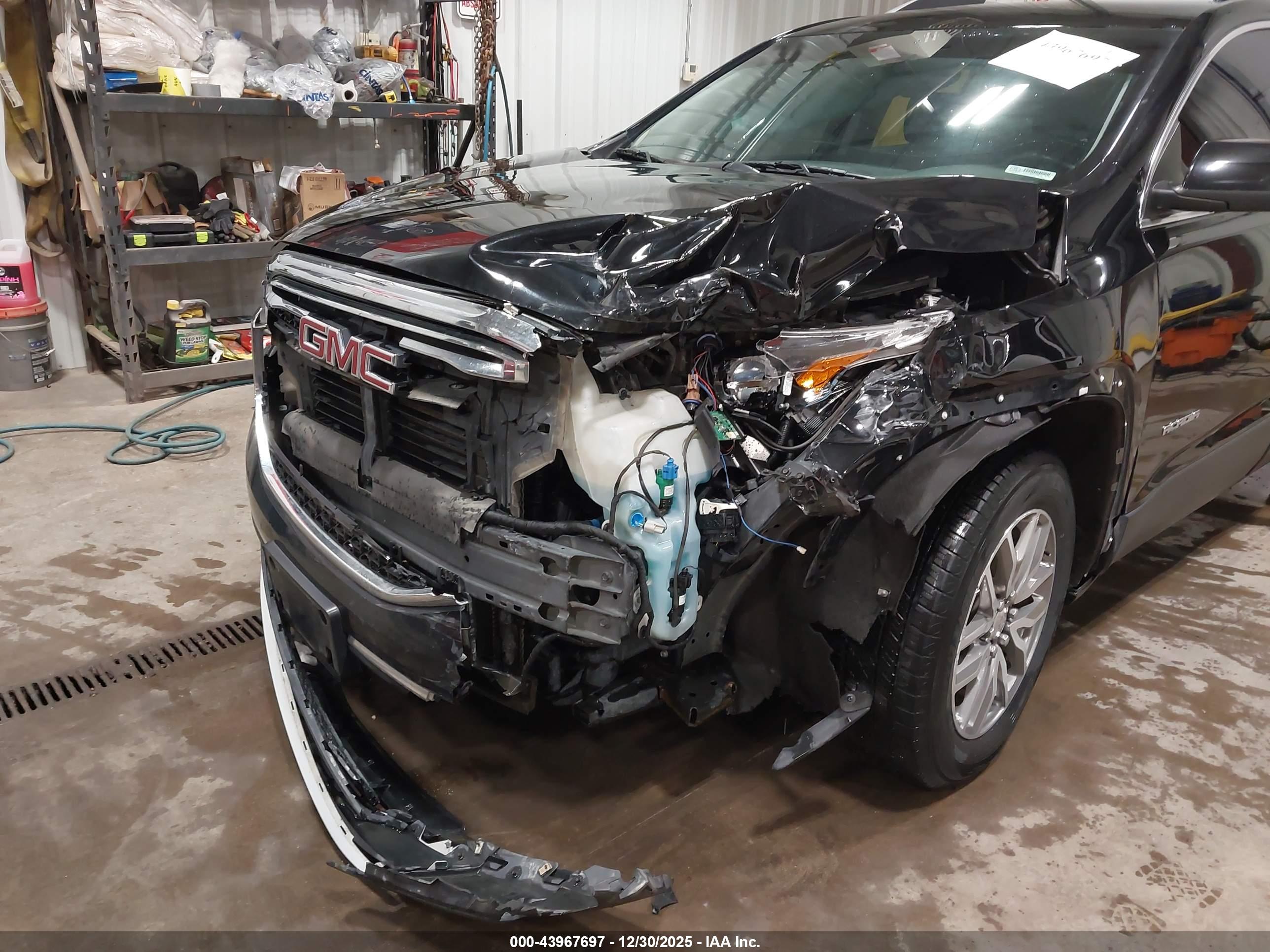 GMC ACADIA image 6
