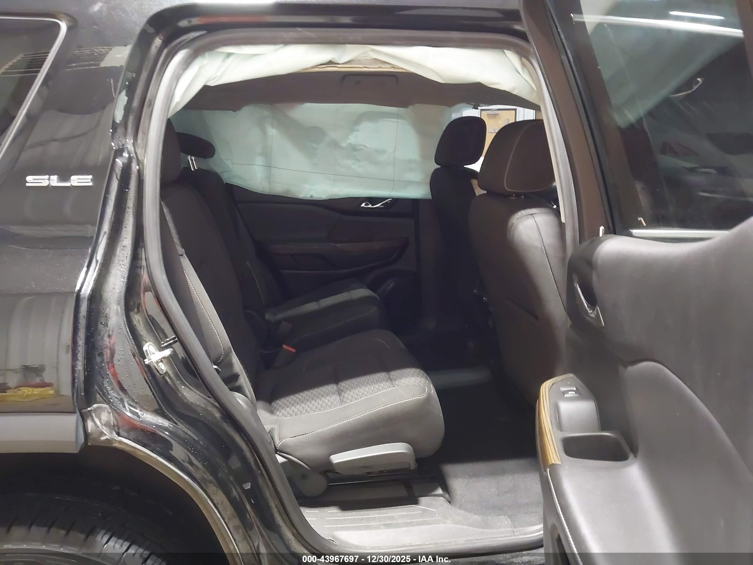 GMC ACADIA image 8