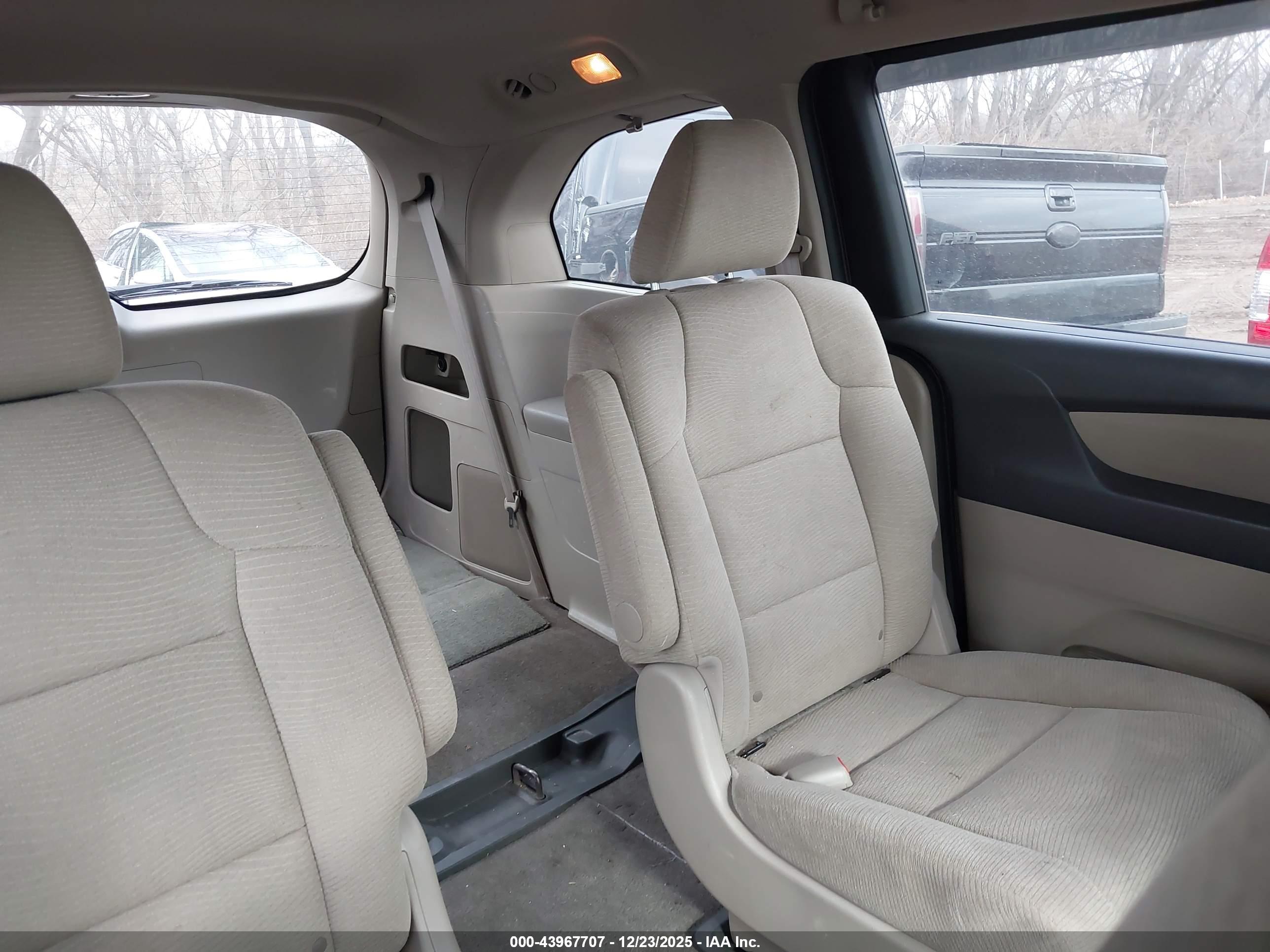 HONDA ODYSSEY image 8