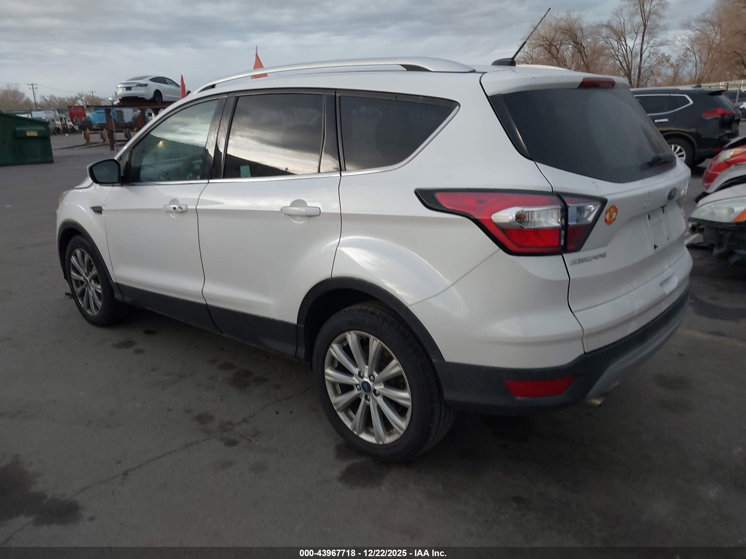 FORD ESCAPE image 3