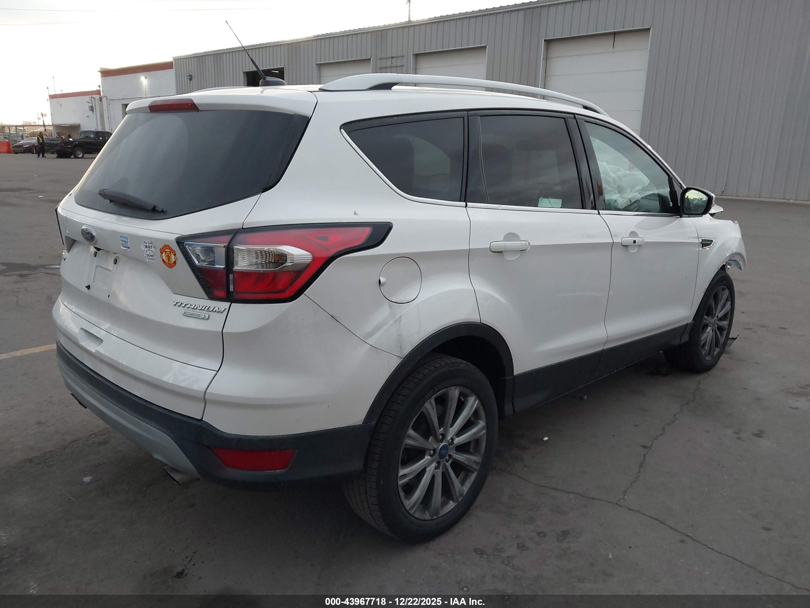 FORD ESCAPE image 4