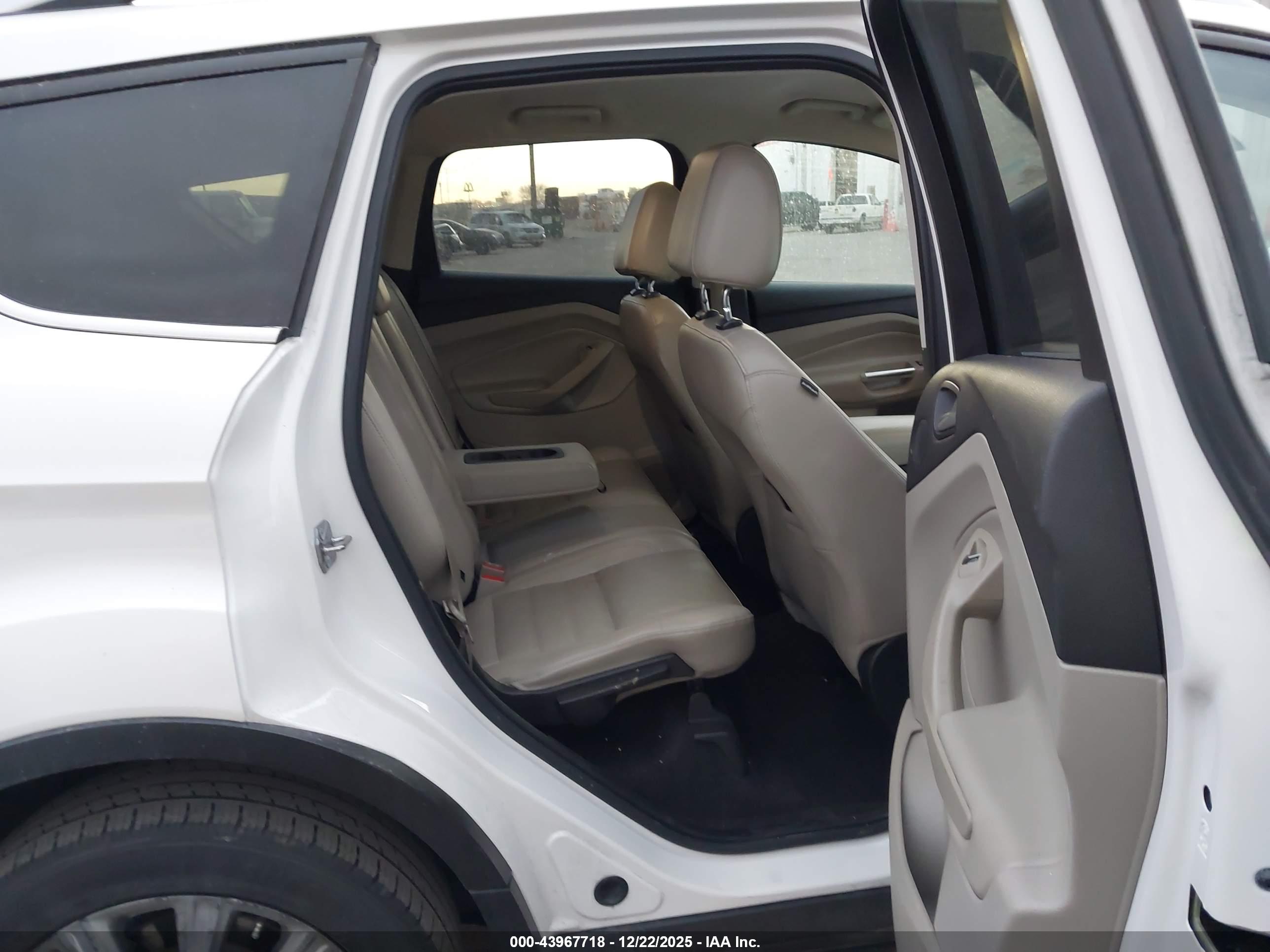 FORD ESCAPE image 8