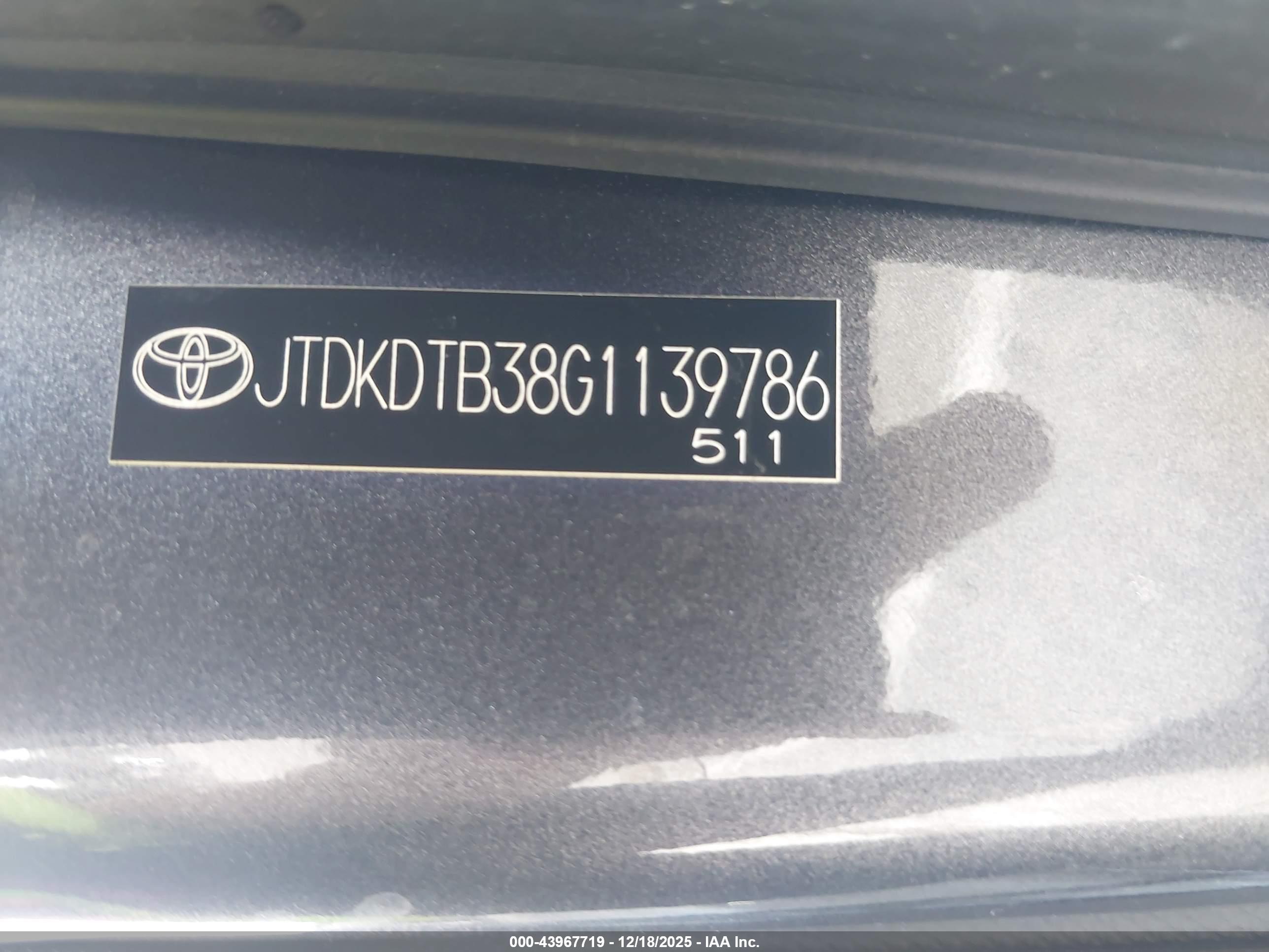 TOYOTA PRIUS image 9