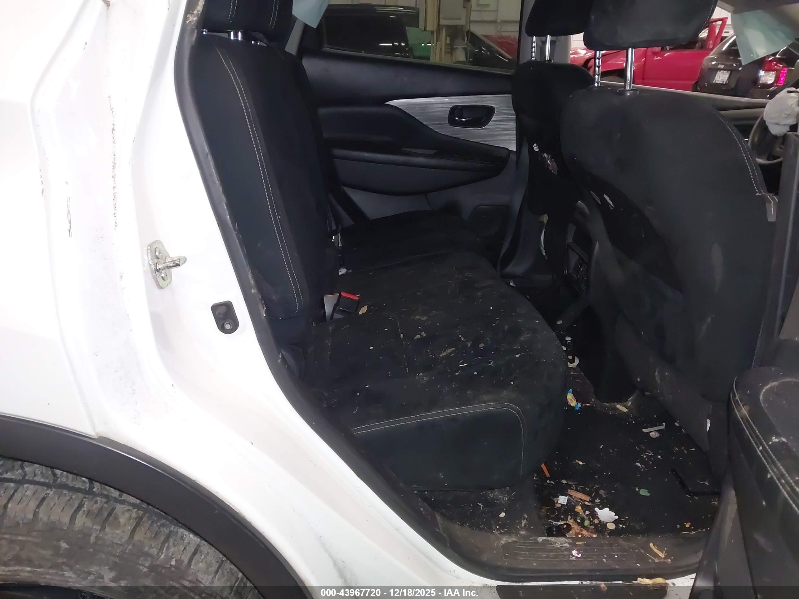 NISSAN MURANO image 8