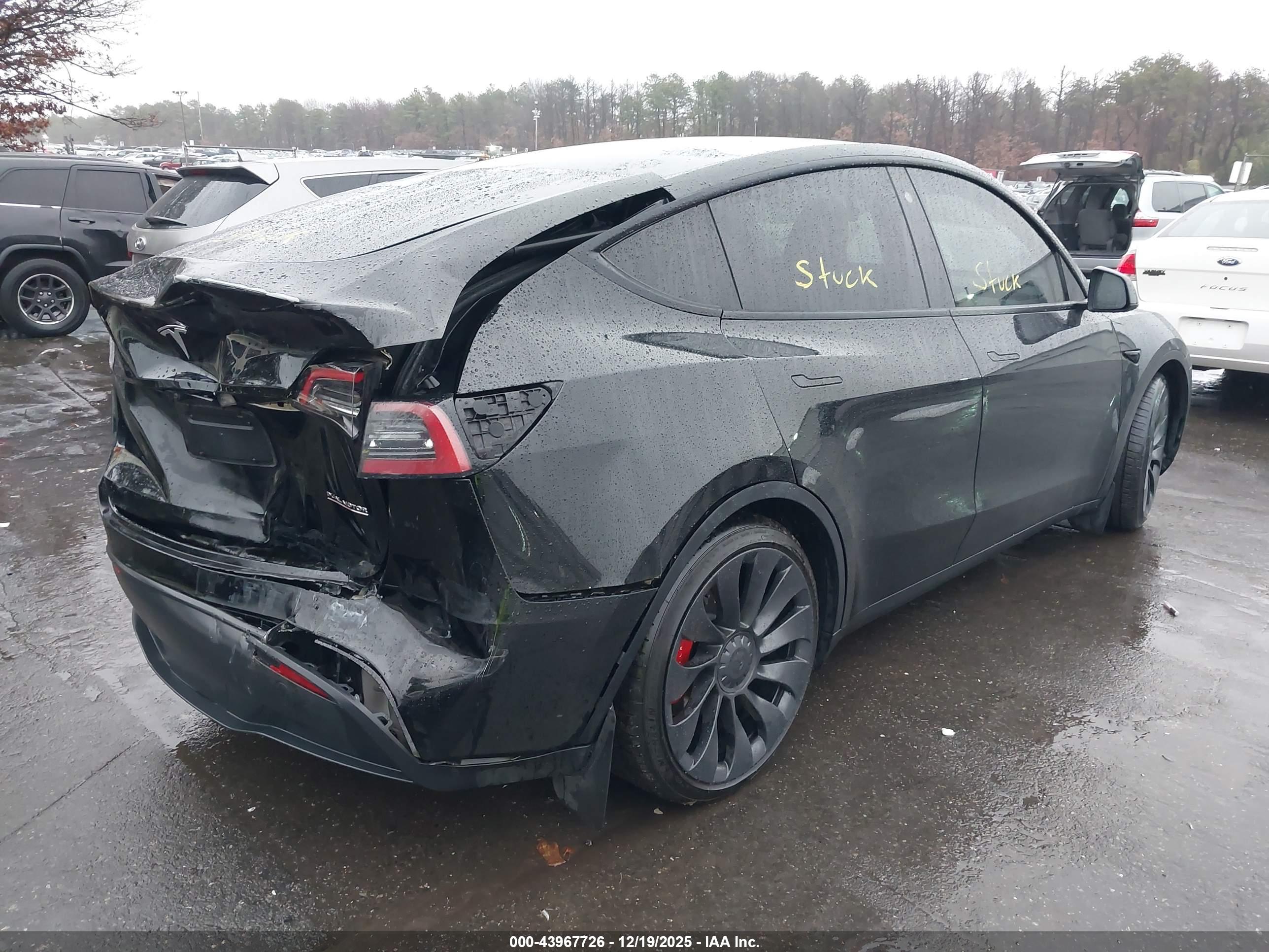 TESLA MODEL image 4