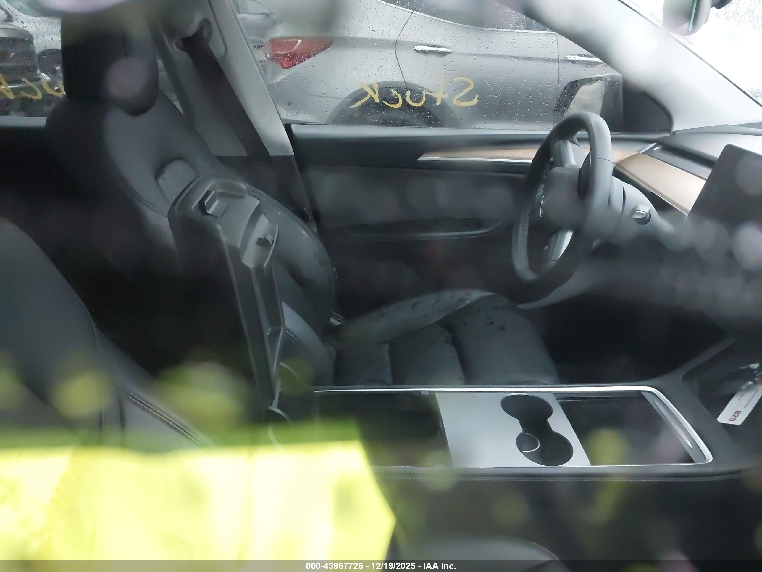 TESLA MODEL image 5