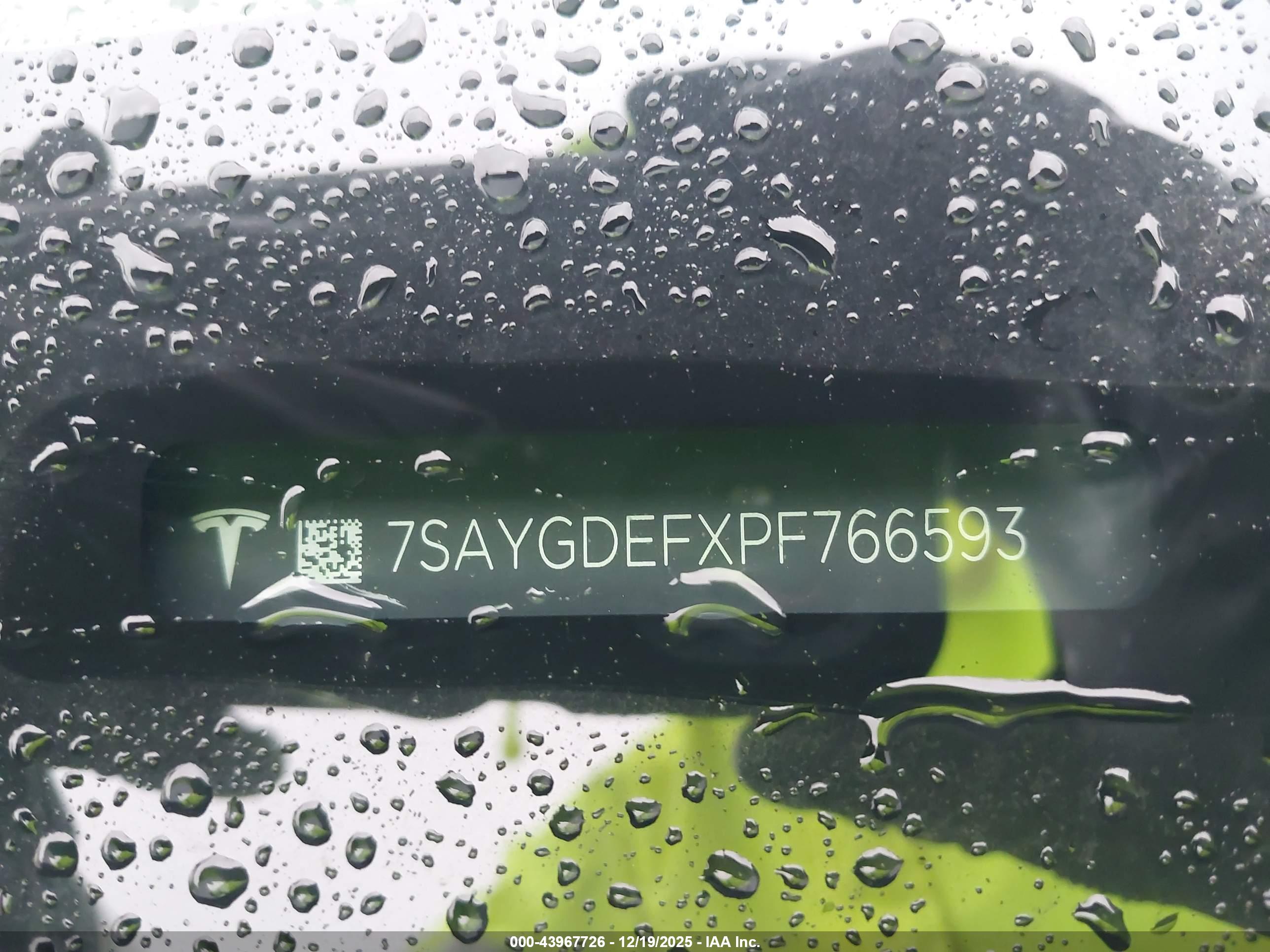 TESLA MODEL image 9