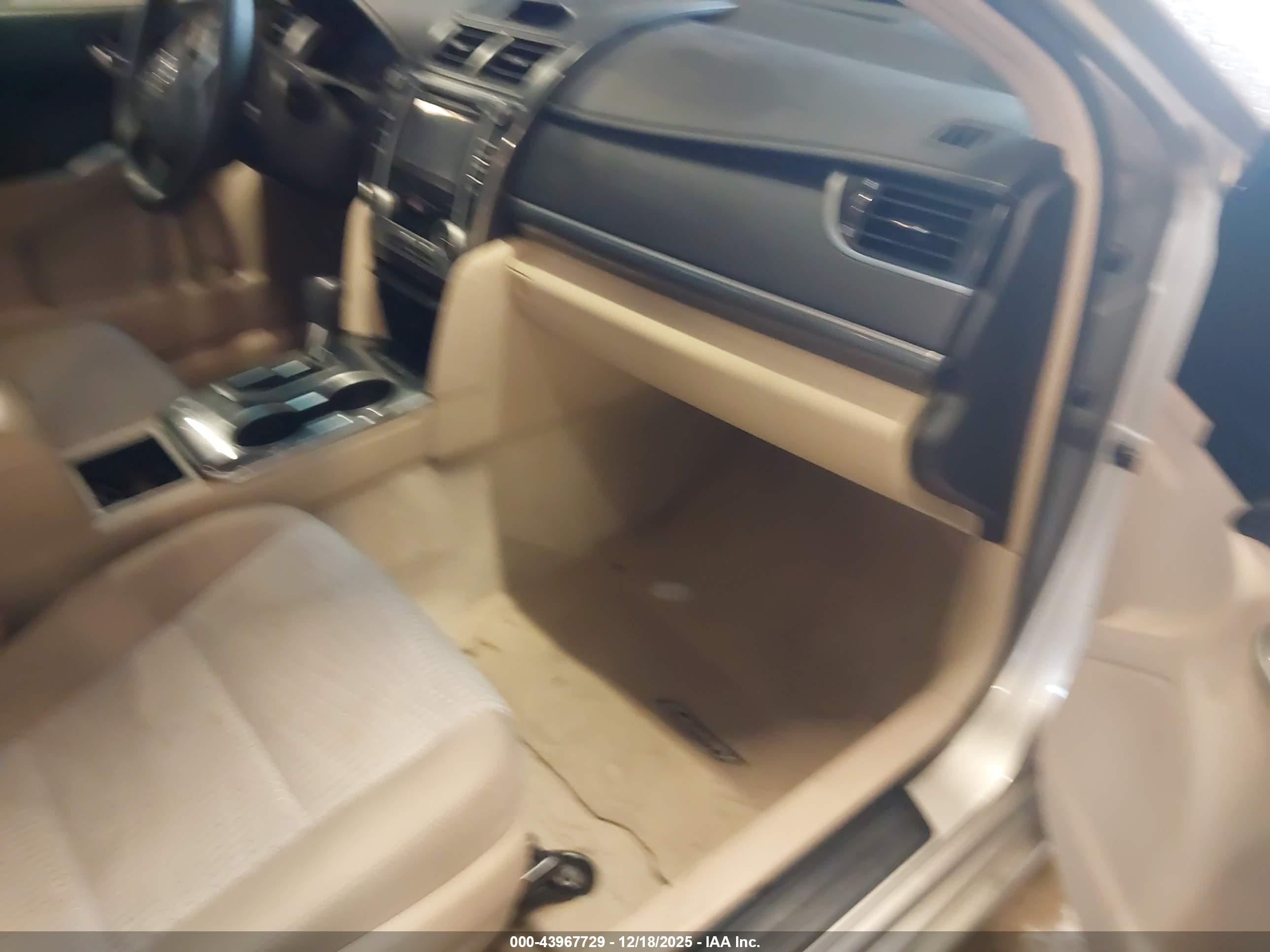 TOYOTA CAMRY image 5