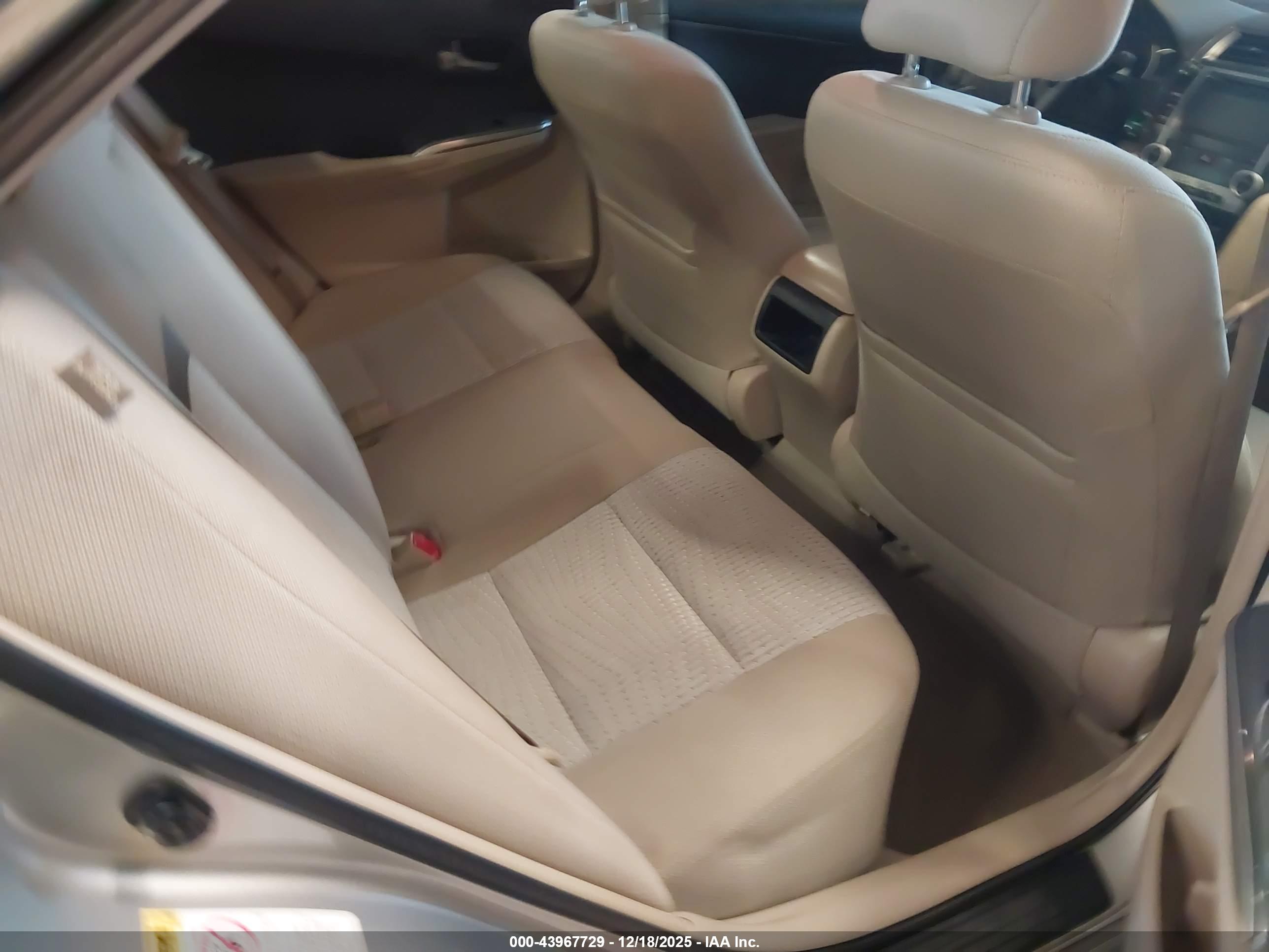 TOYOTA CAMRY image 8