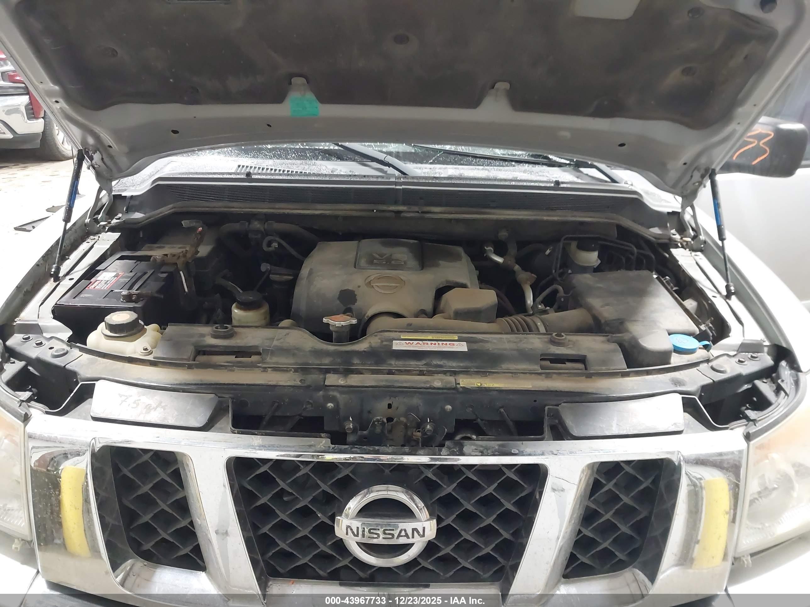 NISSAN TITAN image 10