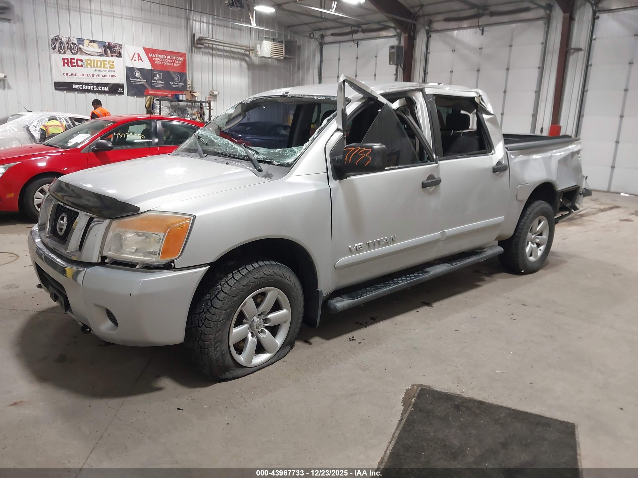 NISSAN TITAN image 2