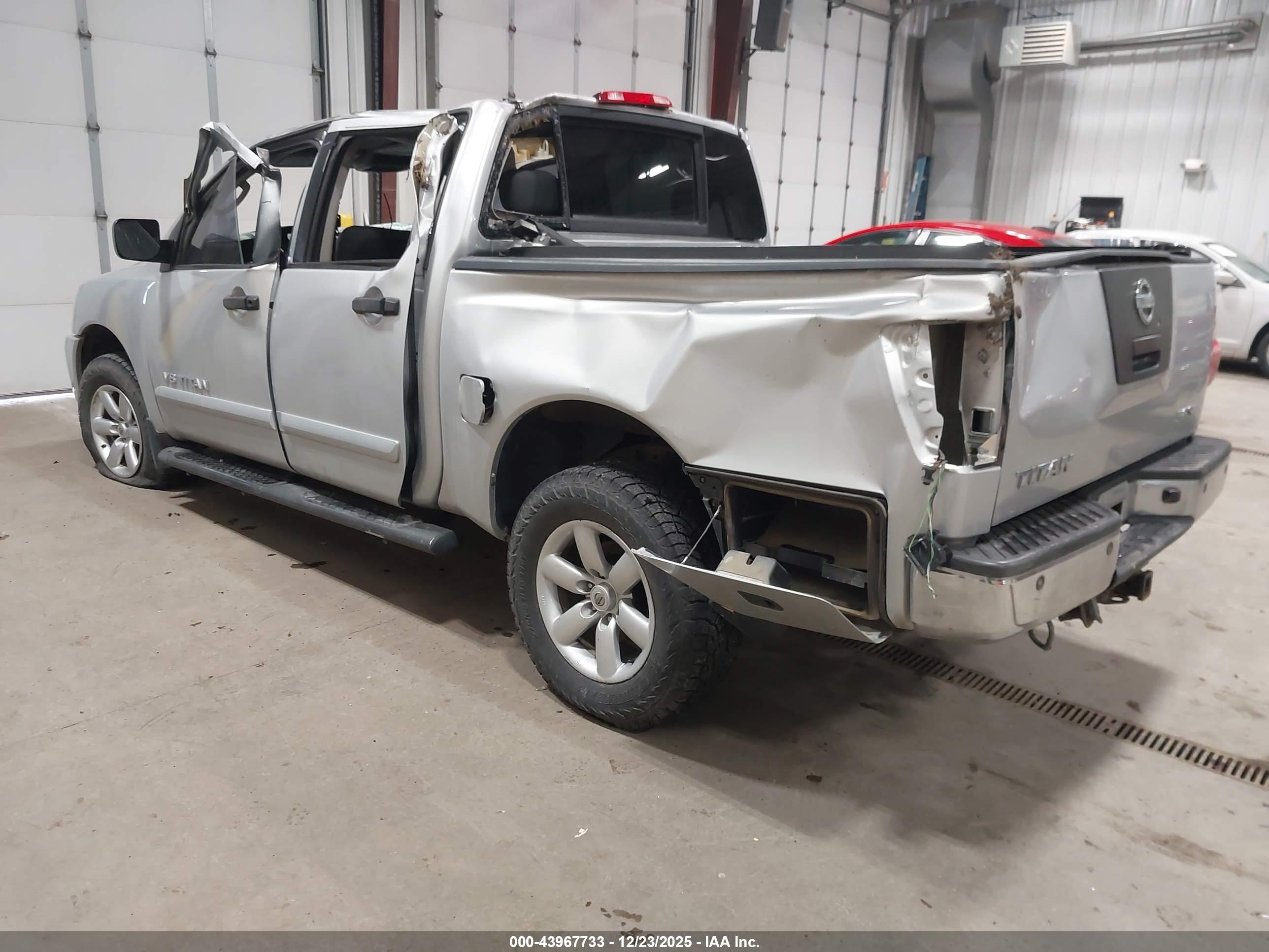 NISSAN TITAN image 3