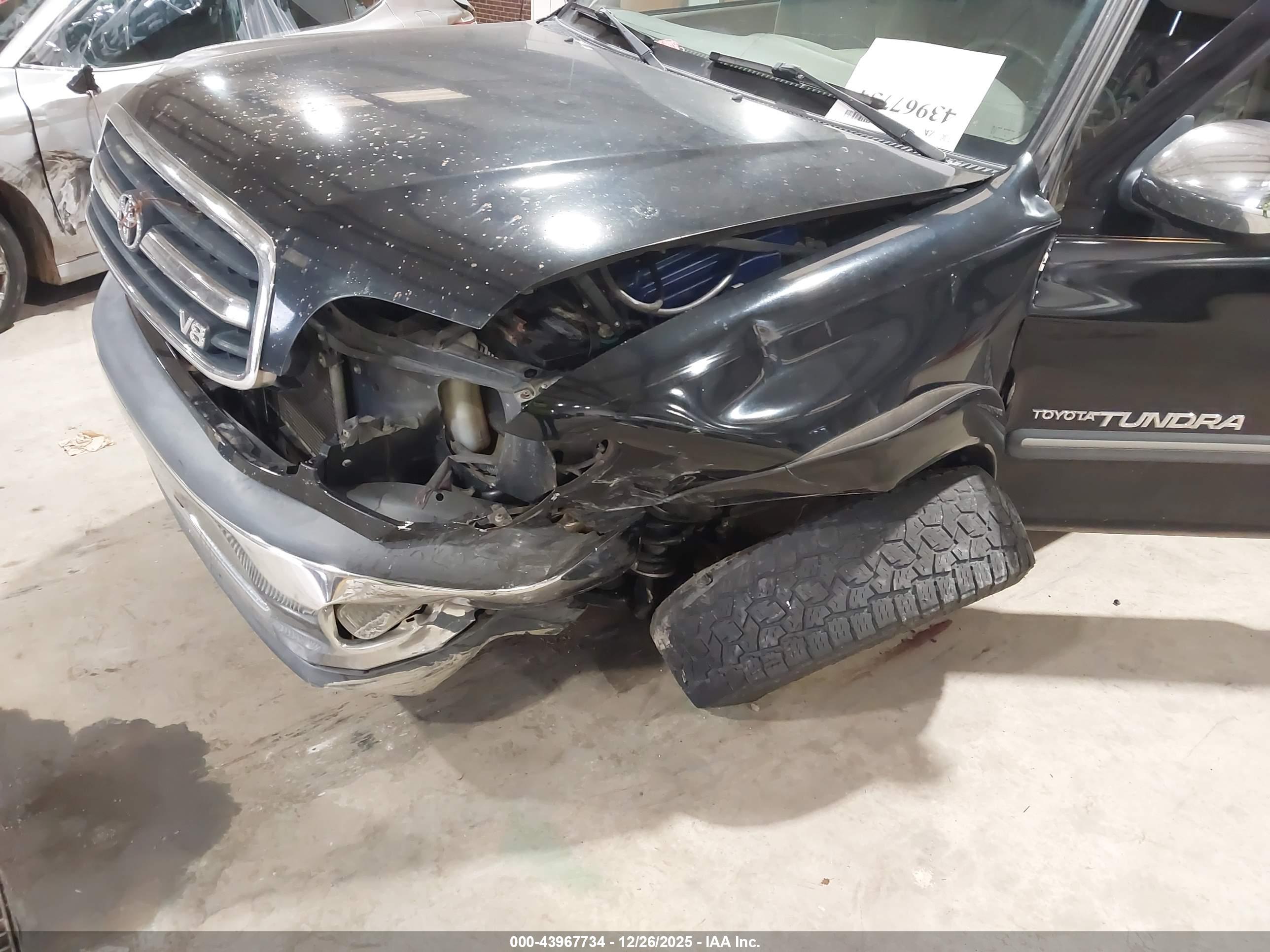 TOYOTA TUNDRA image 6