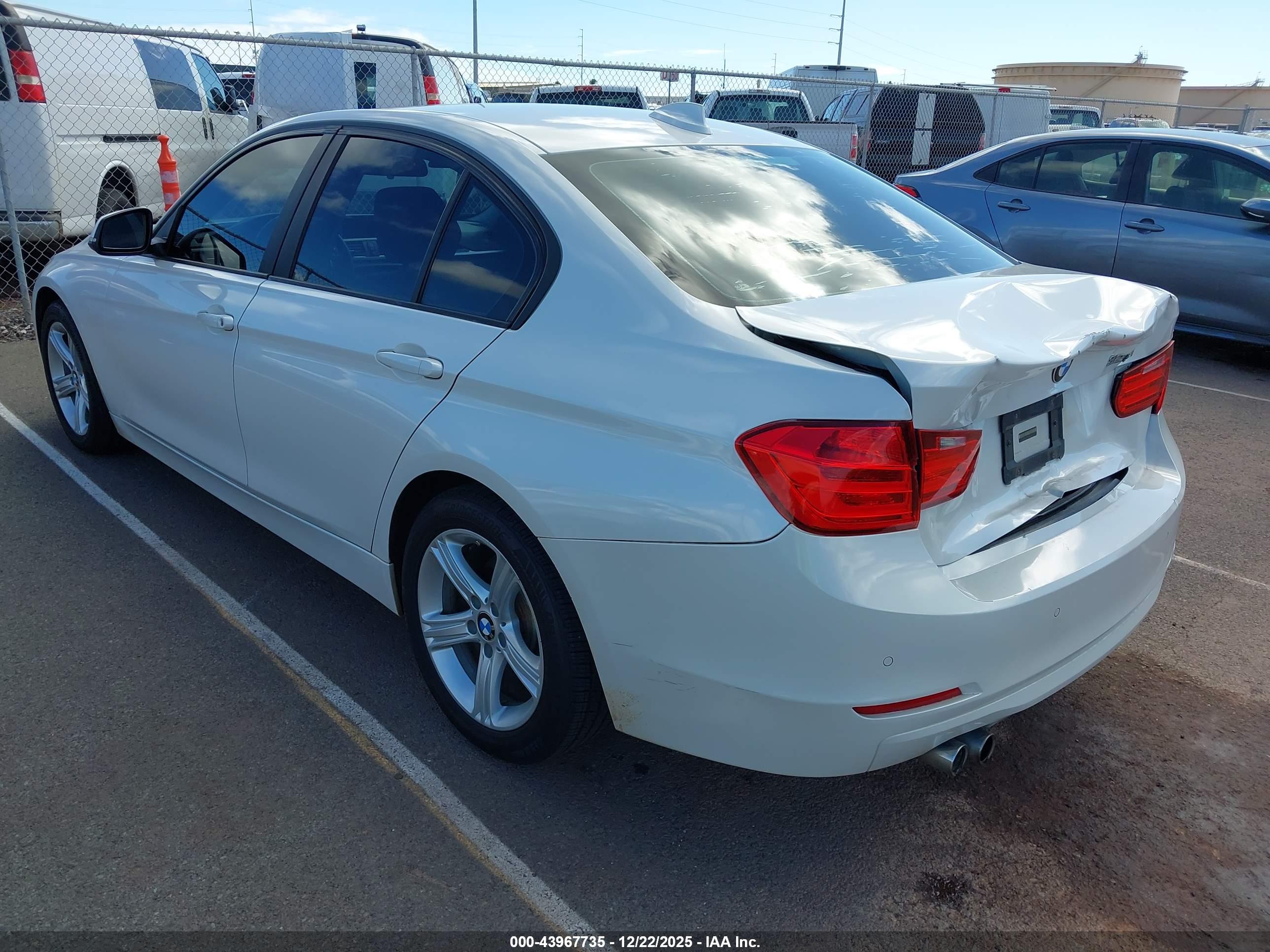 BMW 328I image 3