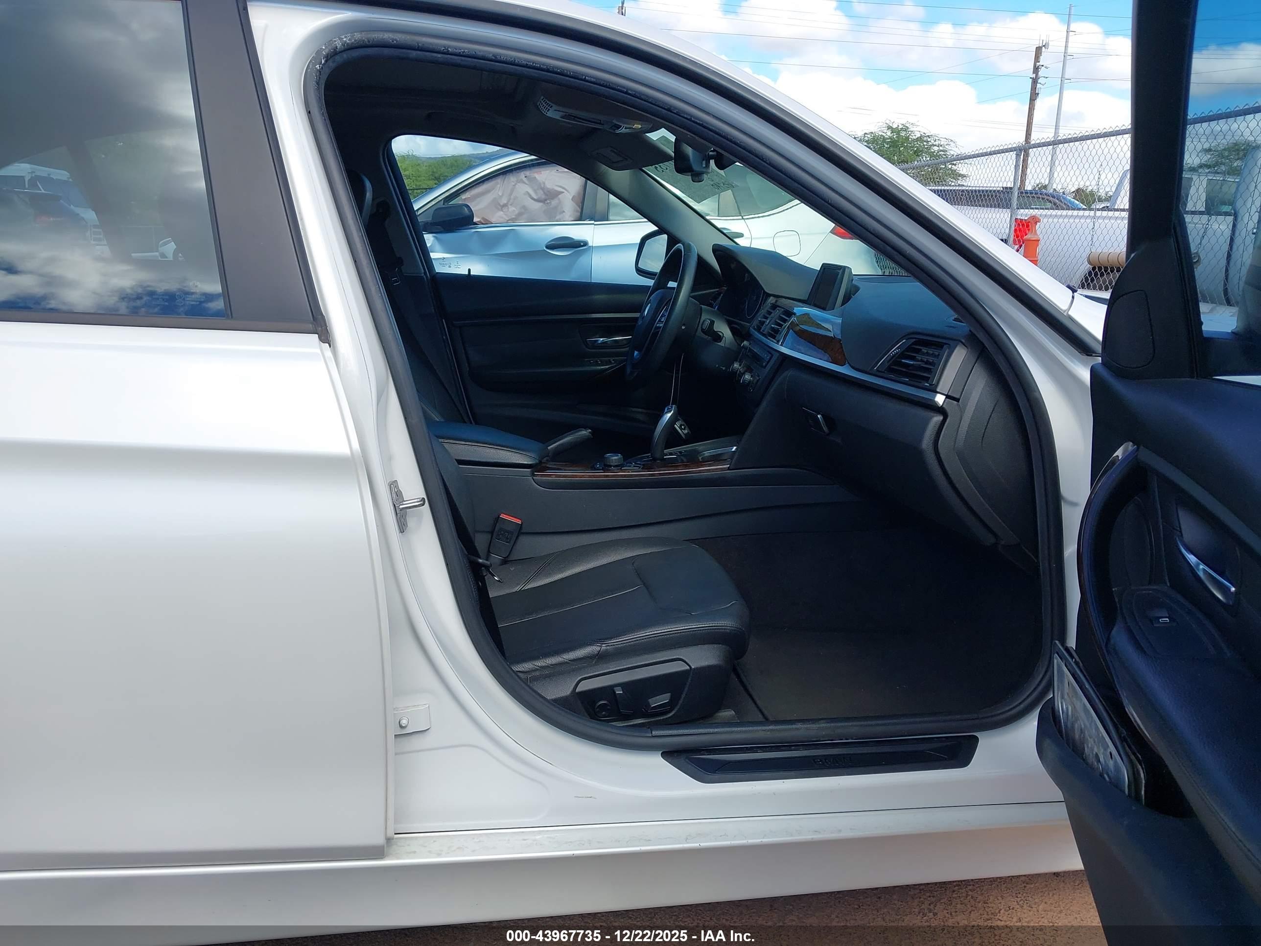 BMW 328I image 5