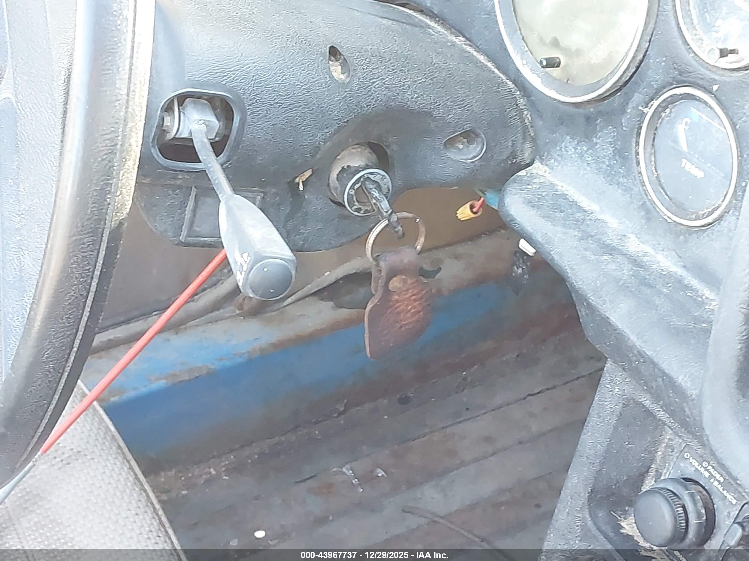 MG MGB image 11