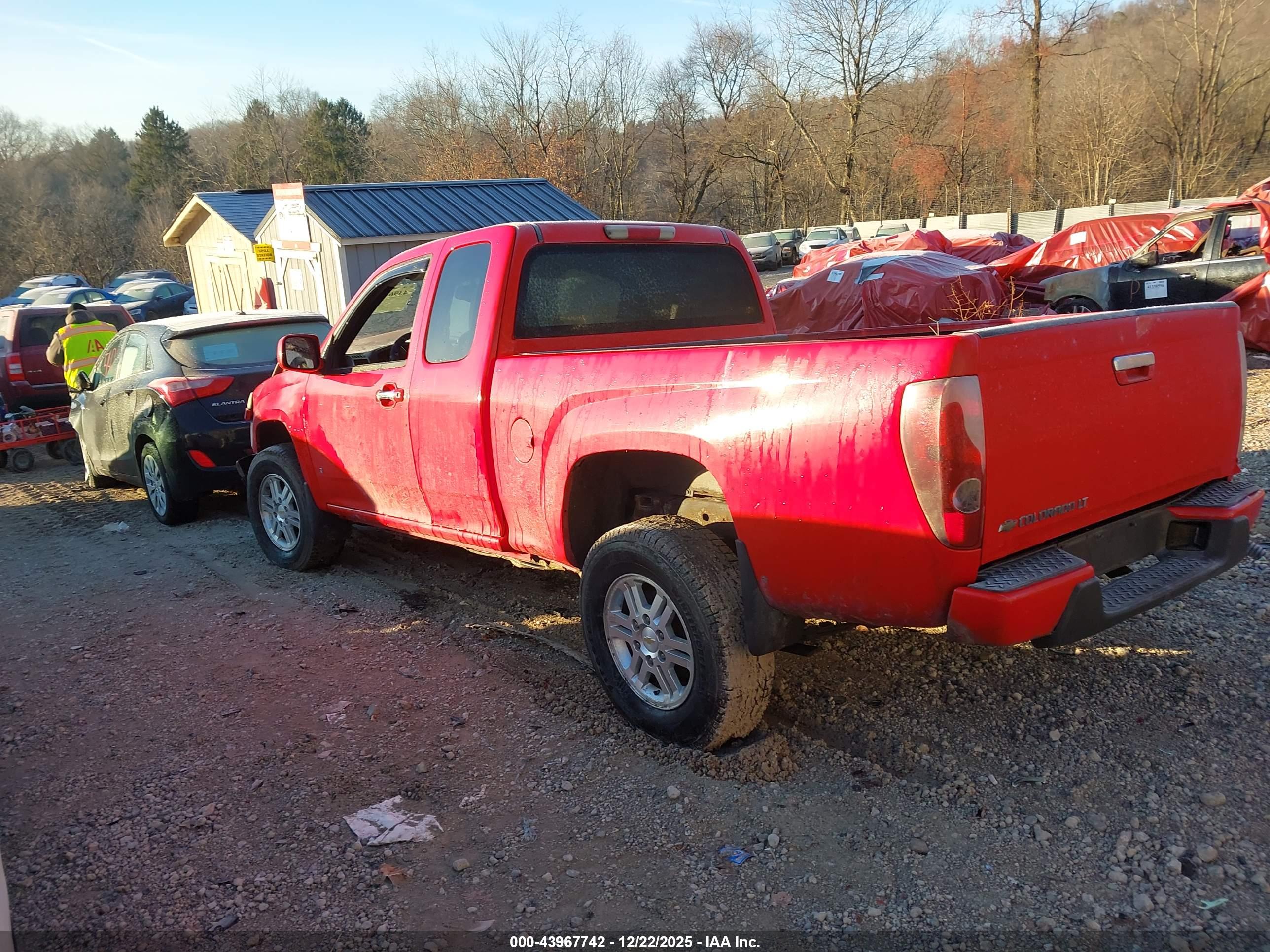 CHEVROLET COLORADO image 3