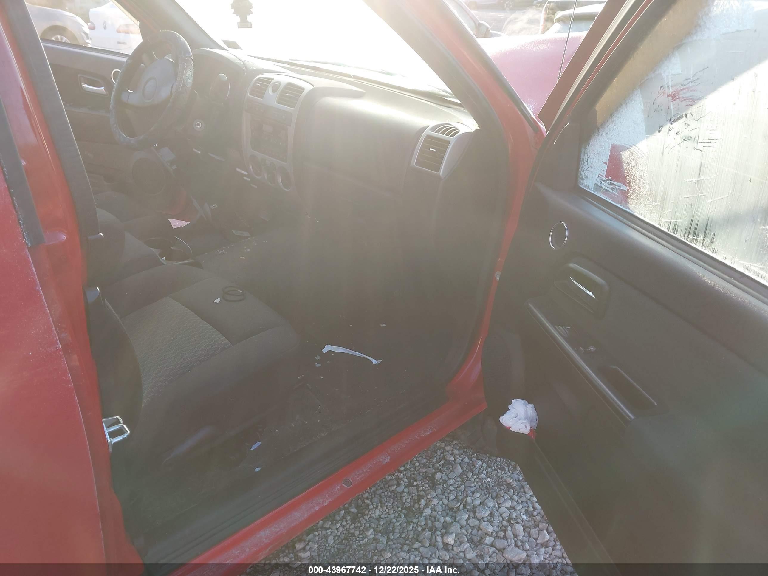 CHEVROLET COLORADO image 5
