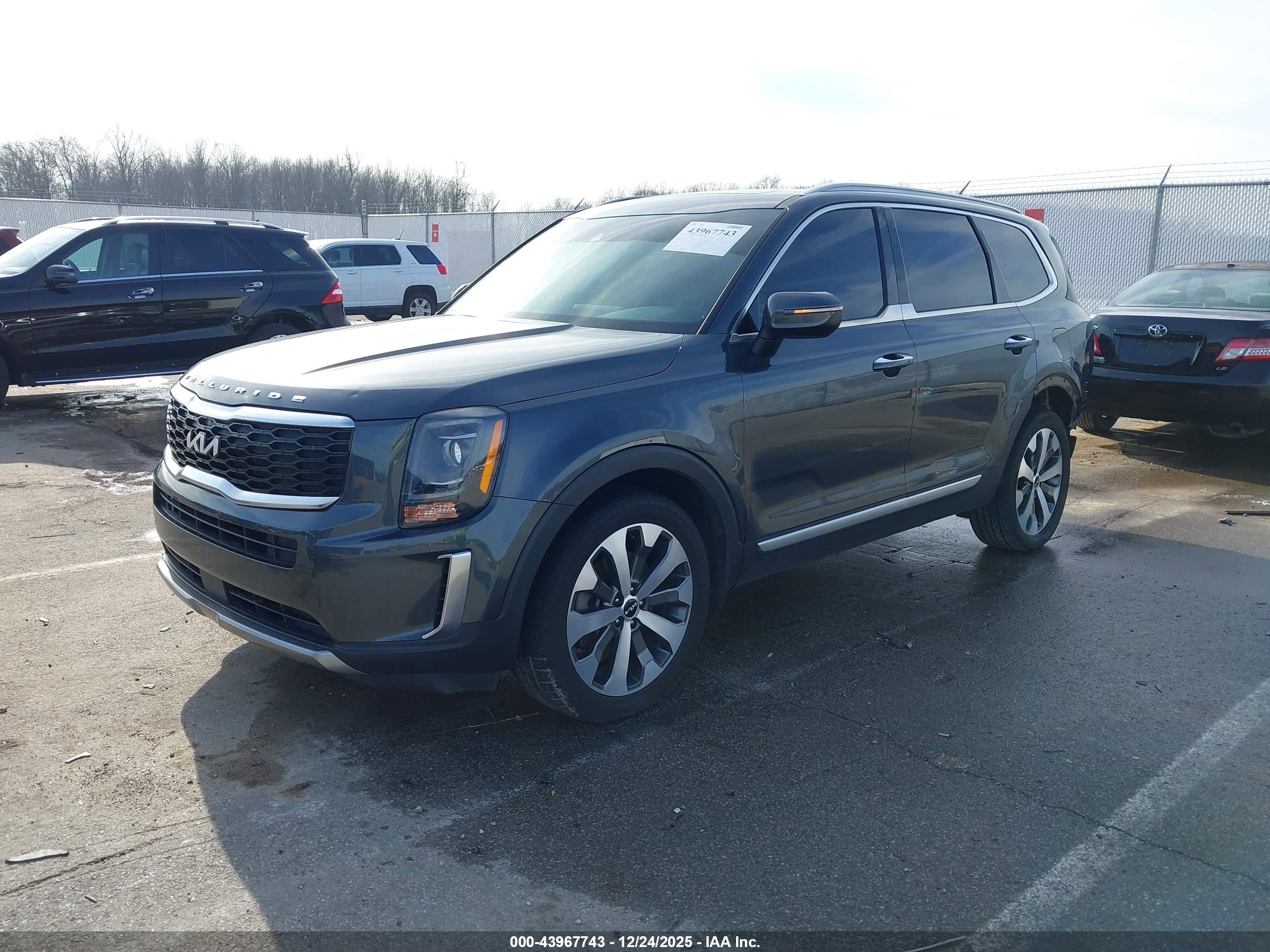 KIA TELLURIDE image 2