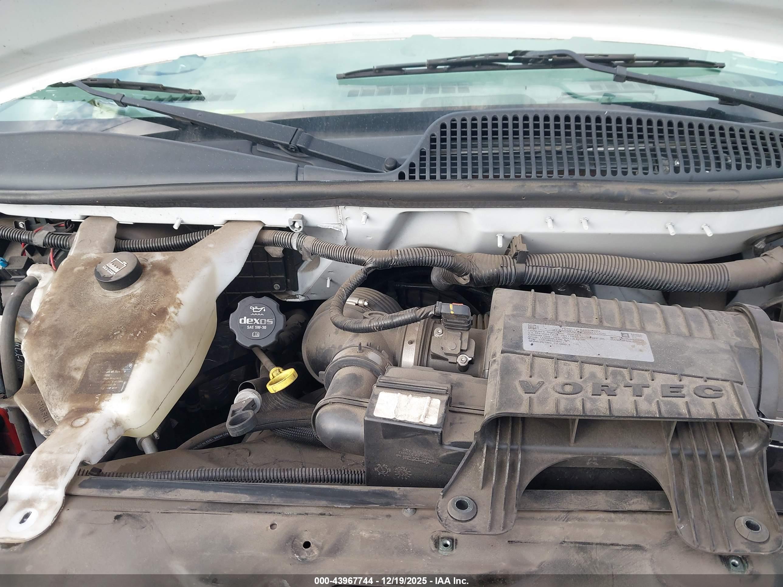 CHEVROLET EXPRESS image 10