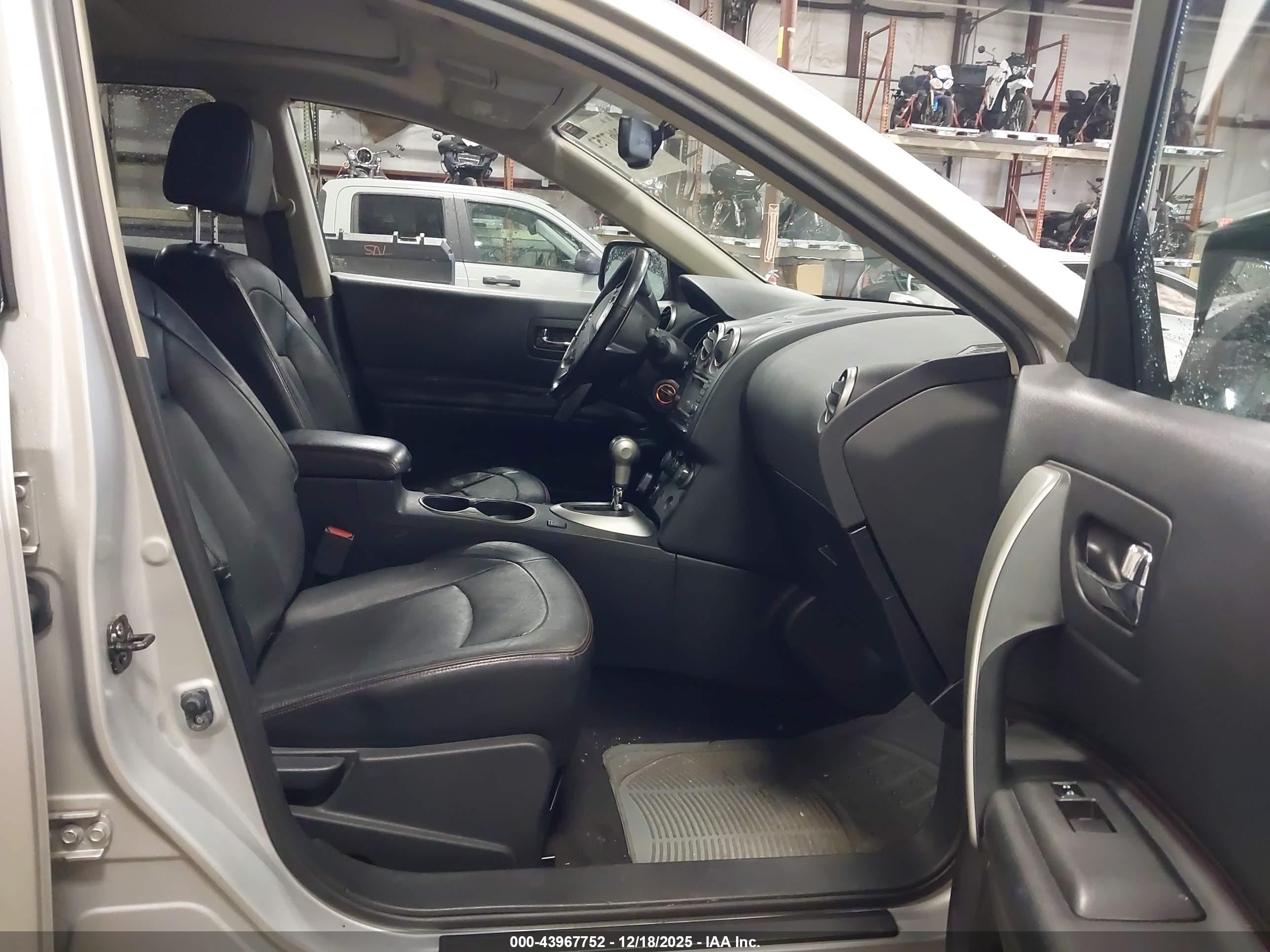 NISSAN ROGUE image 5