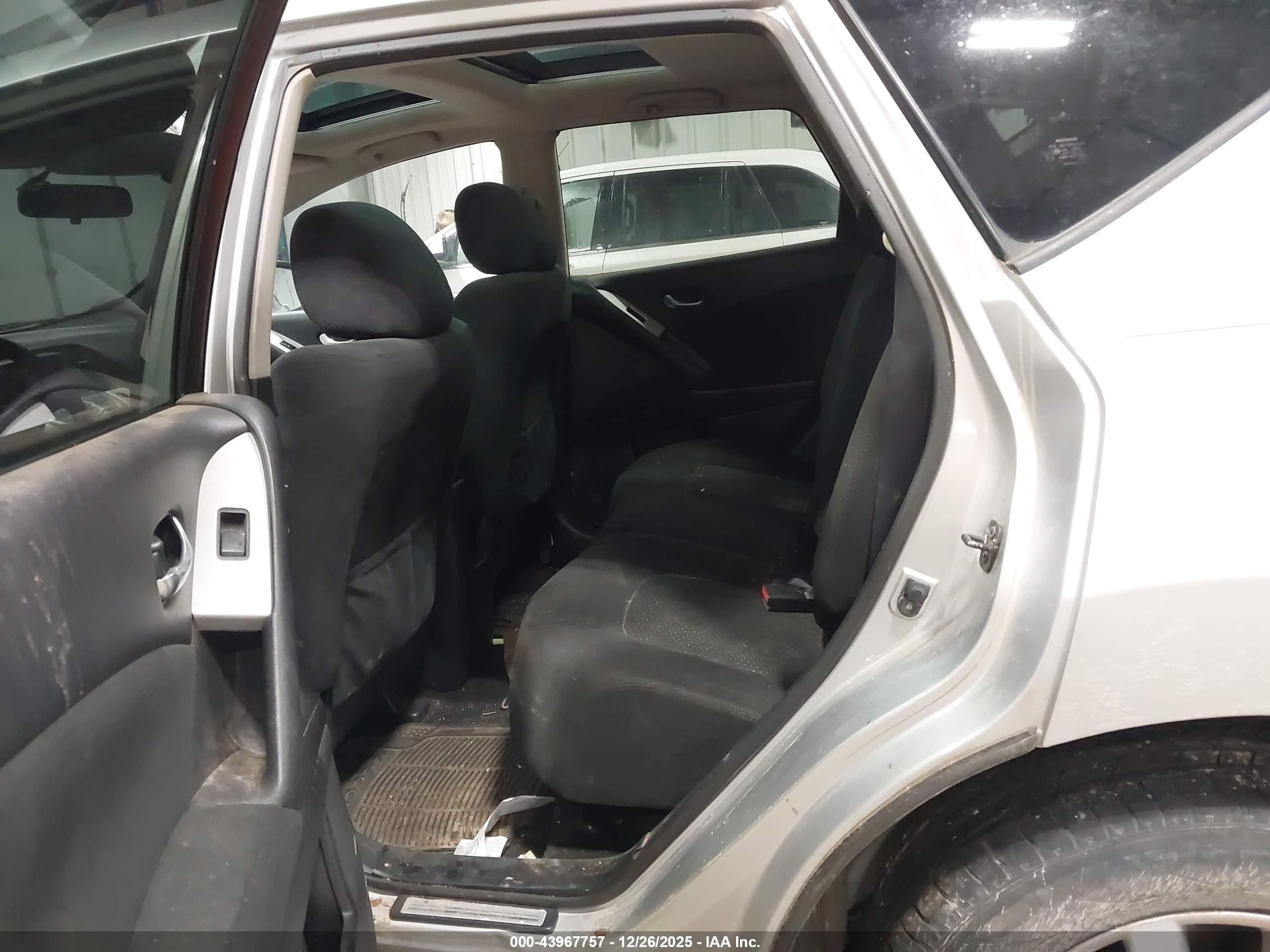 NISSAN MURANO image 8