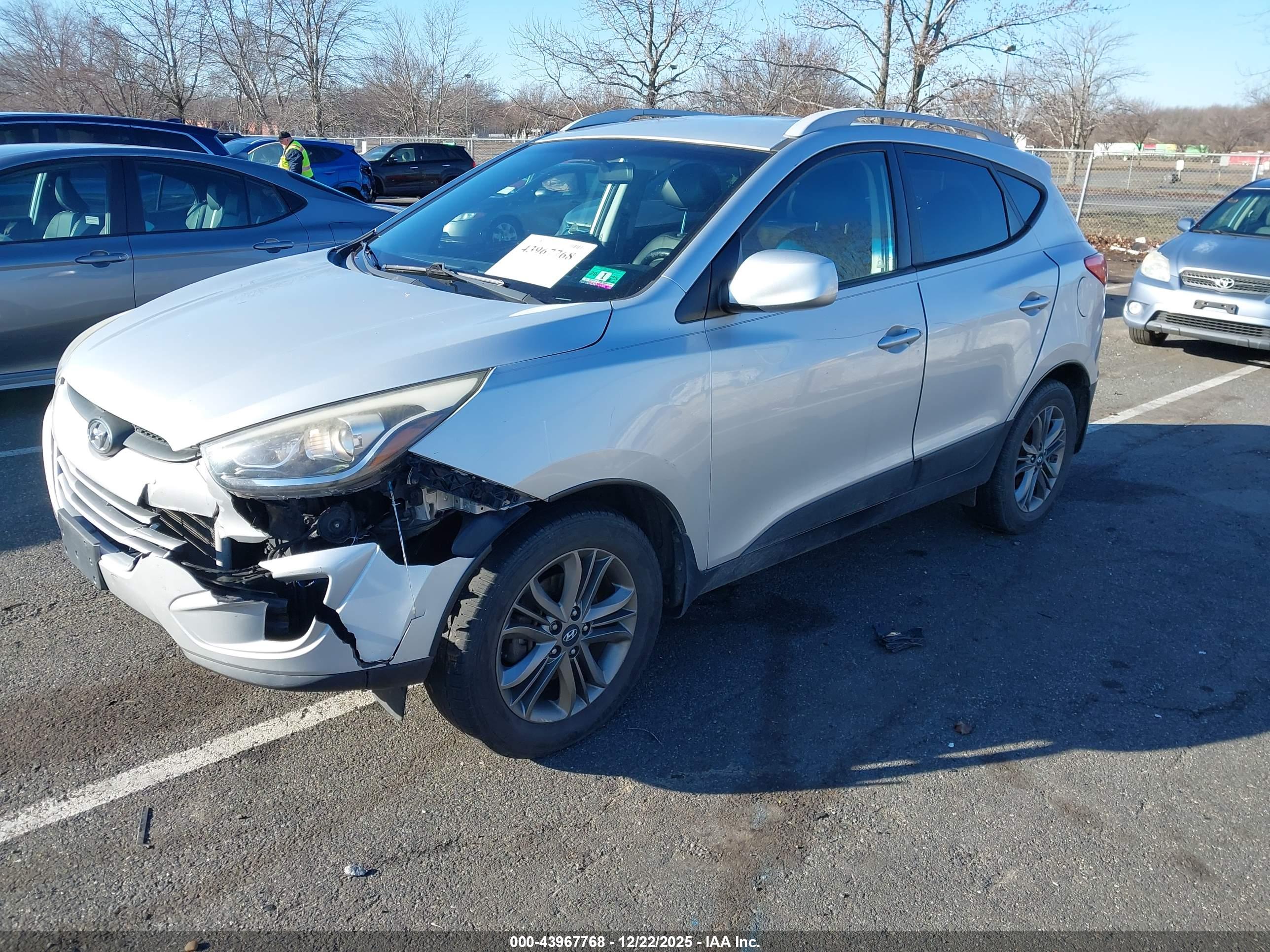HYUNDAI TUCSON image 2