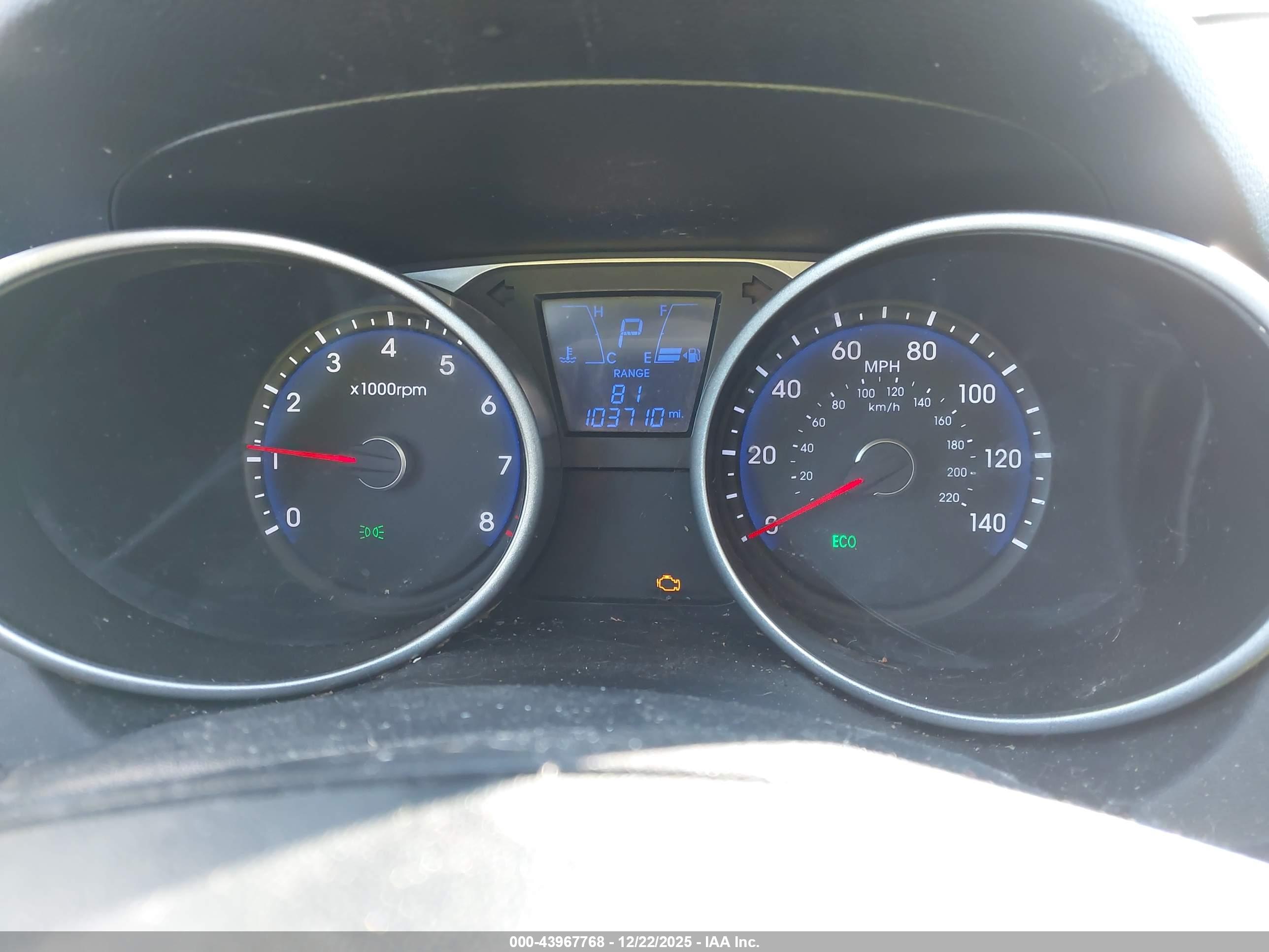 HYUNDAI TUCSON image 7