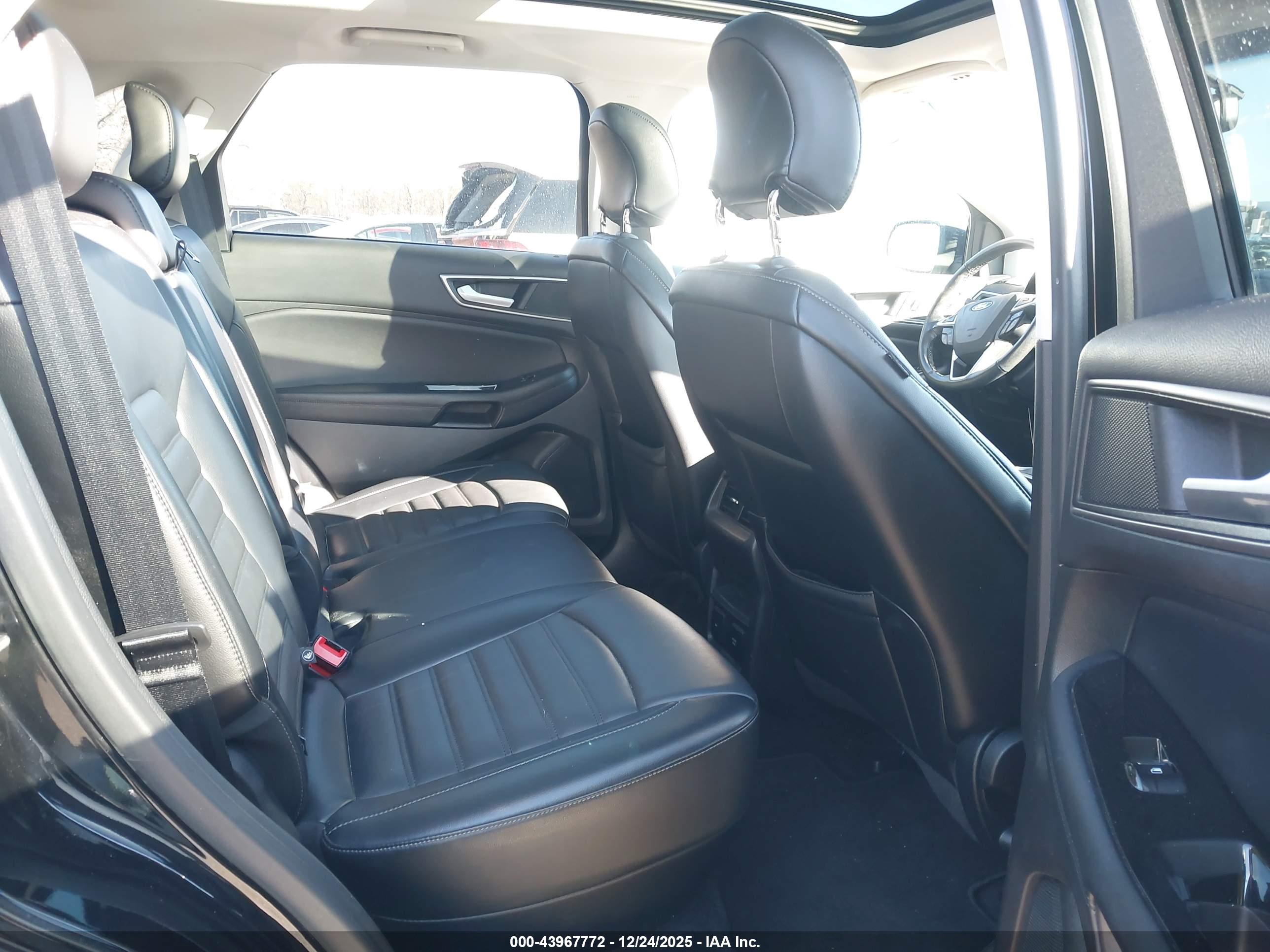 FORD EDGE image 8
